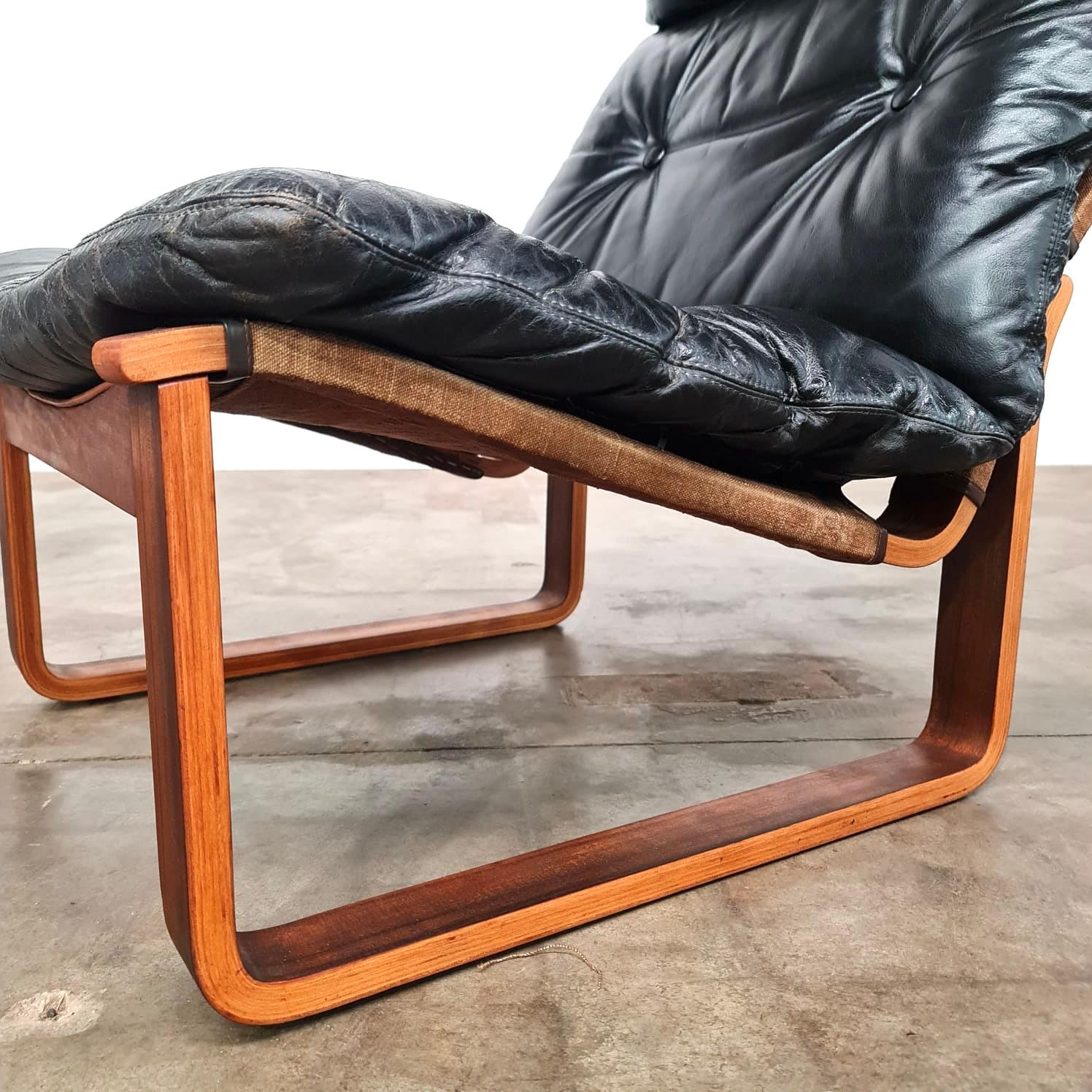 Australien Paire de chaises T8 de Tessa Furniture du milieu du siècle dernier  en vente