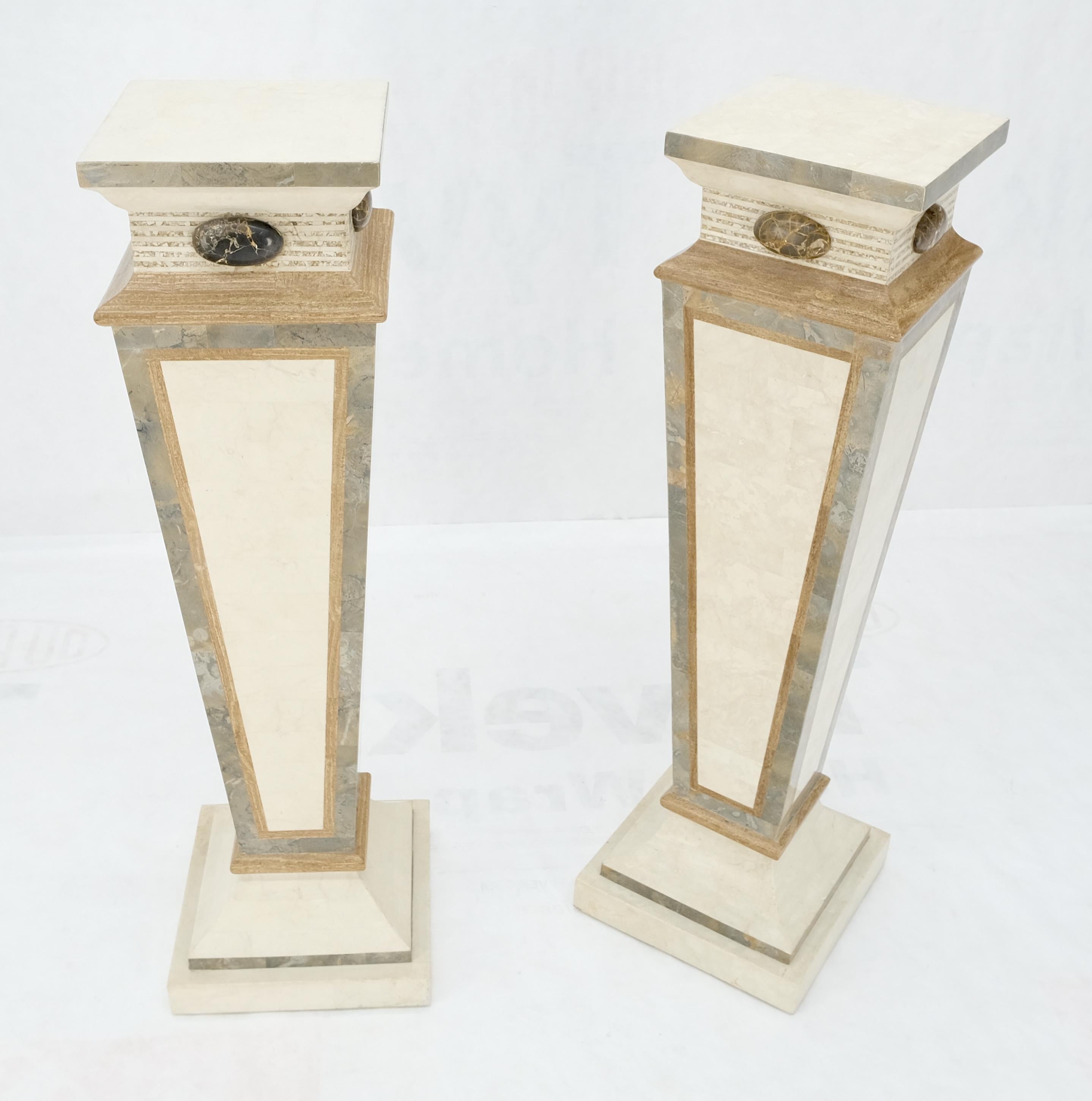 Paar spitz zulaufende quadratische Obelisken-Sockelständer aus Mosaikmarmor in Obeliskenform, MINT! im Zustand „Hervorragend“ im Angebot in Rockaway, NJ
