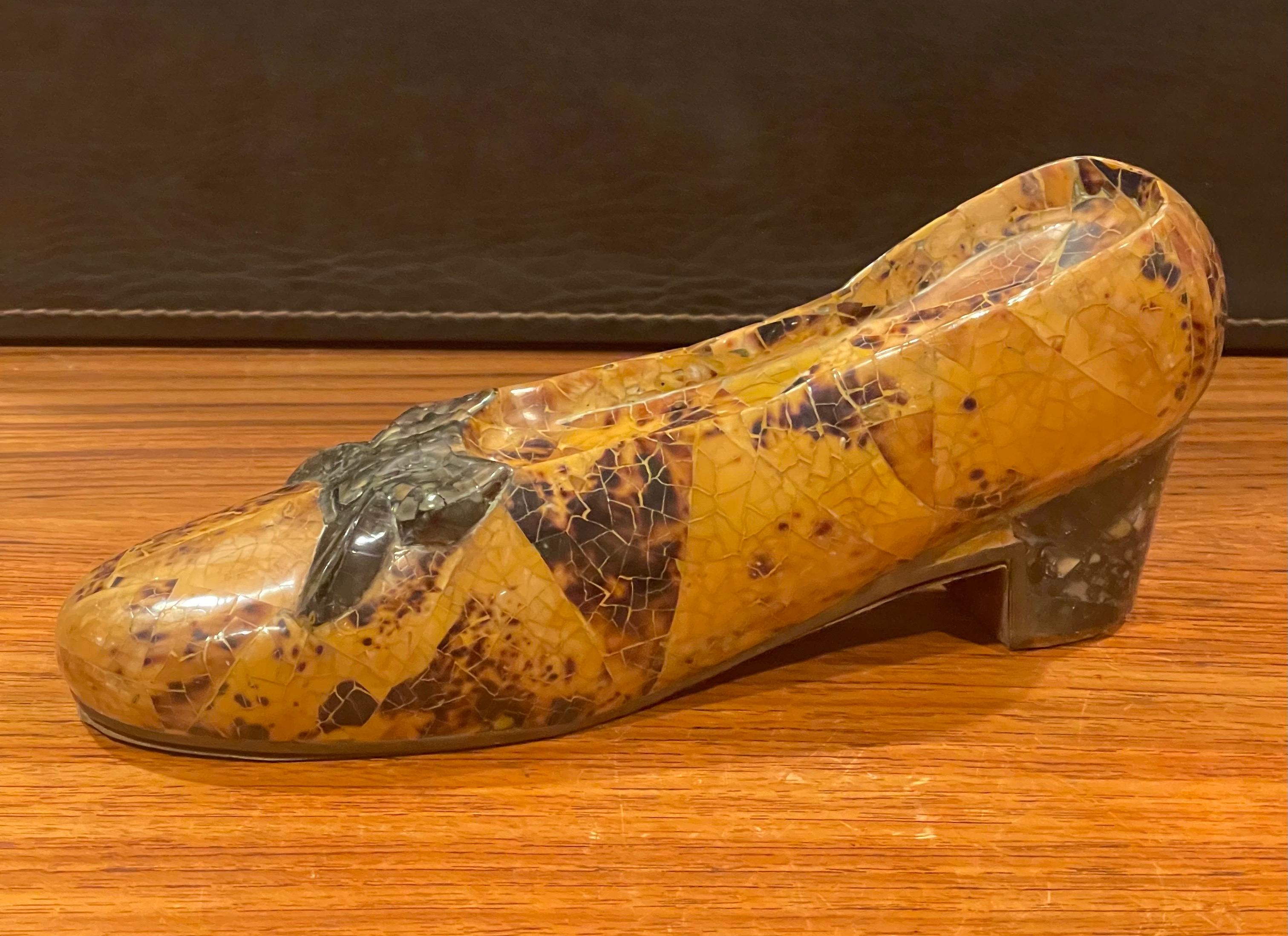 Paar Mosaikstein-Deko-Schuhe von Maitland Smith (20. Jahrhundert) im Angebot