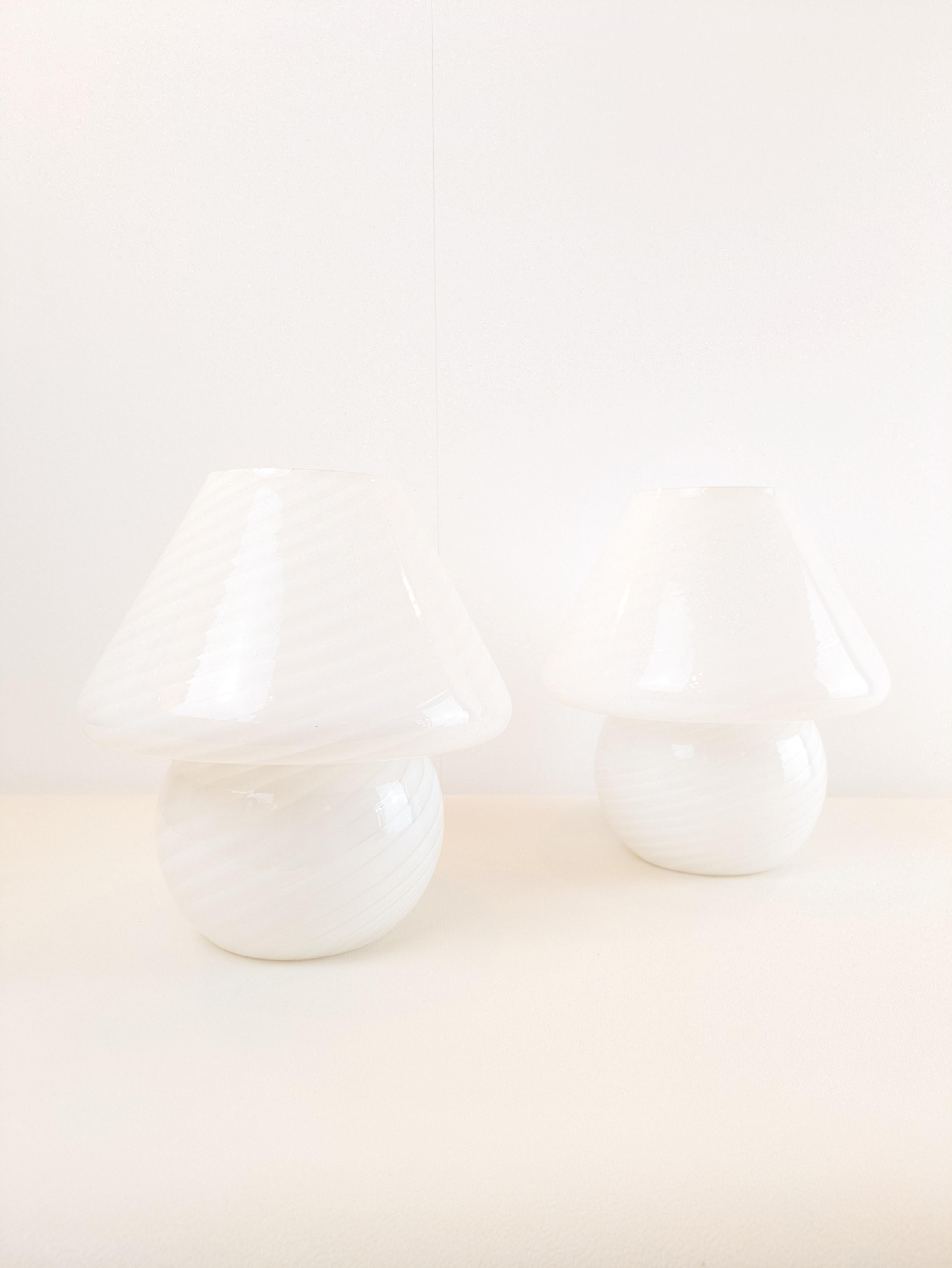 Pair of Tessuto Mushroom Table Lamps, Murano Glass, Opalin, Murano Vetri VM 6