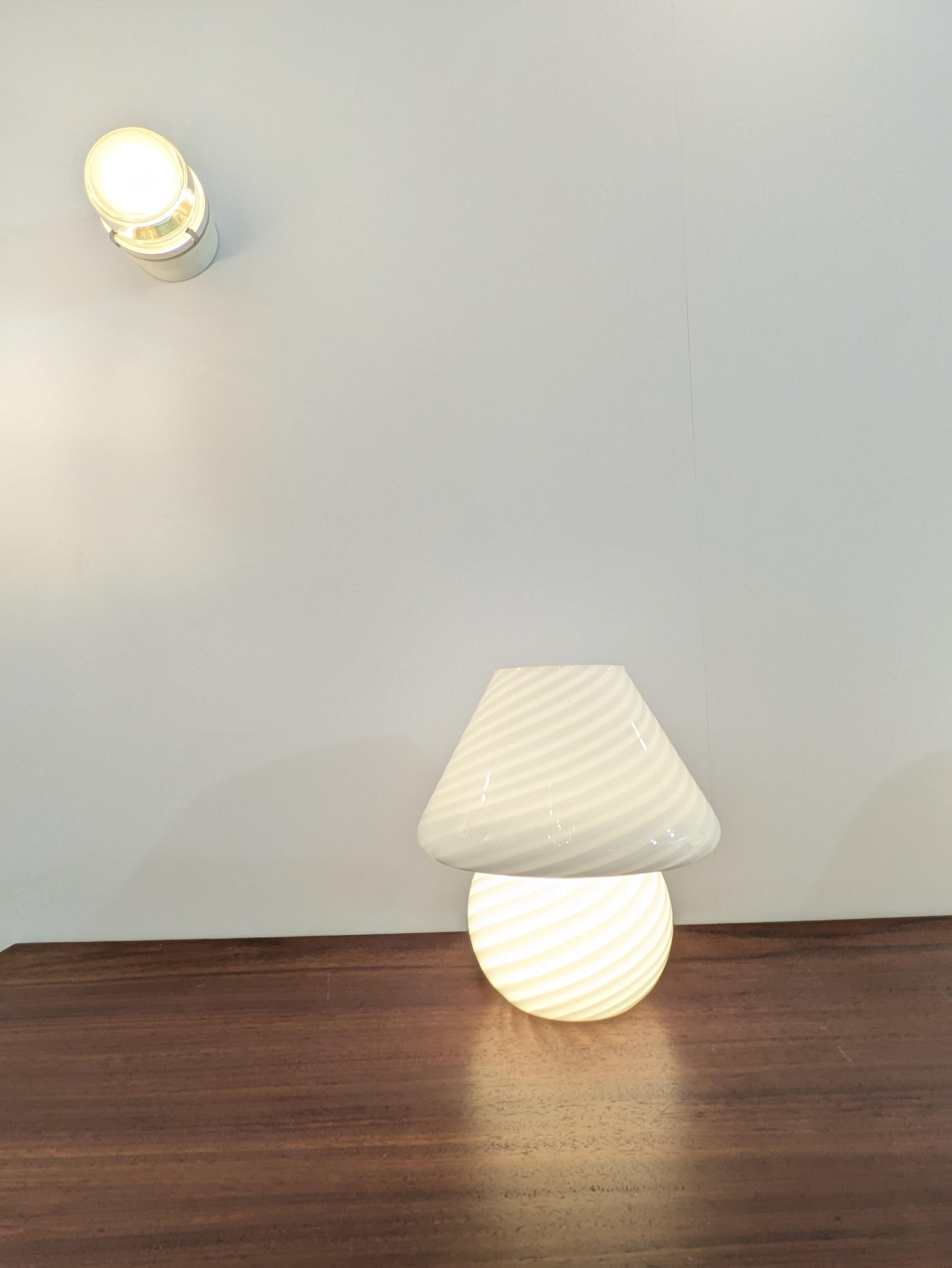Pair of Tessuto Mushroom Table Lamps, Murano Glass, Opalin, Murano Vetri VM 12