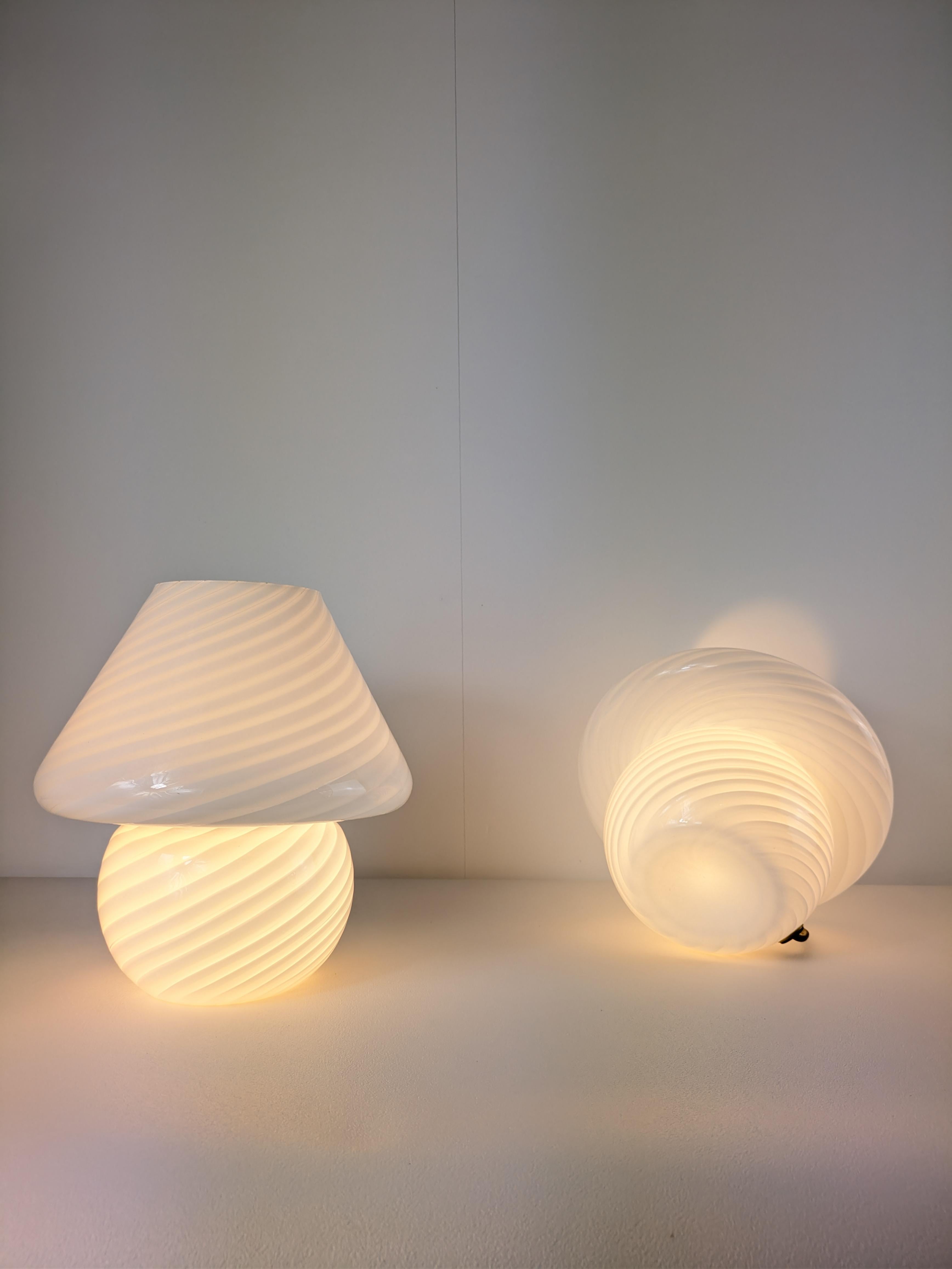 Pair of Tessuto Mushroom Table Lamps, Murano Glass, Opalin, Murano Vetri VM 1