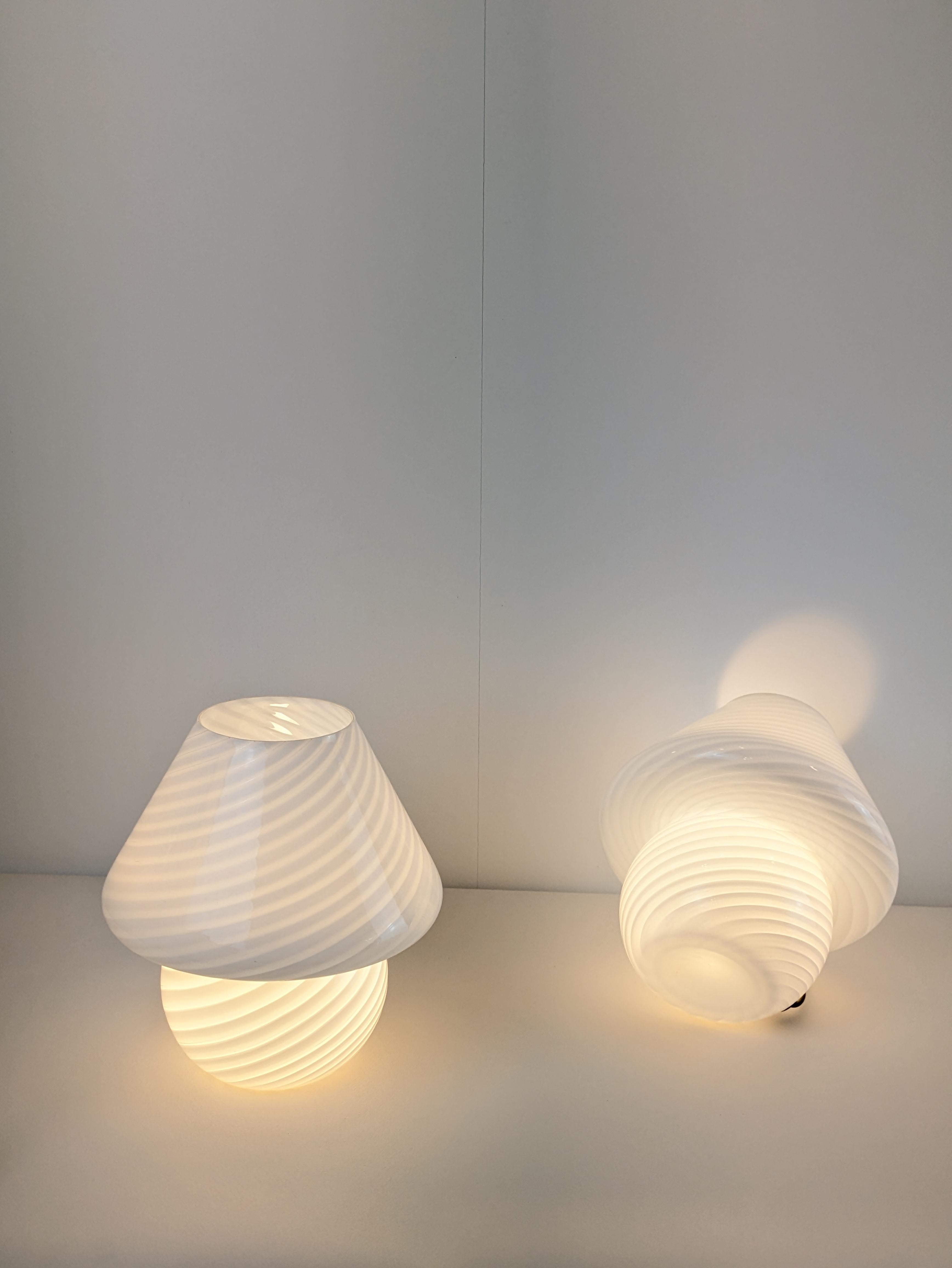 Pair of Tessuto Mushroom Table Lamps, Murano Glass, Opalin, Murano Vetri VM 2