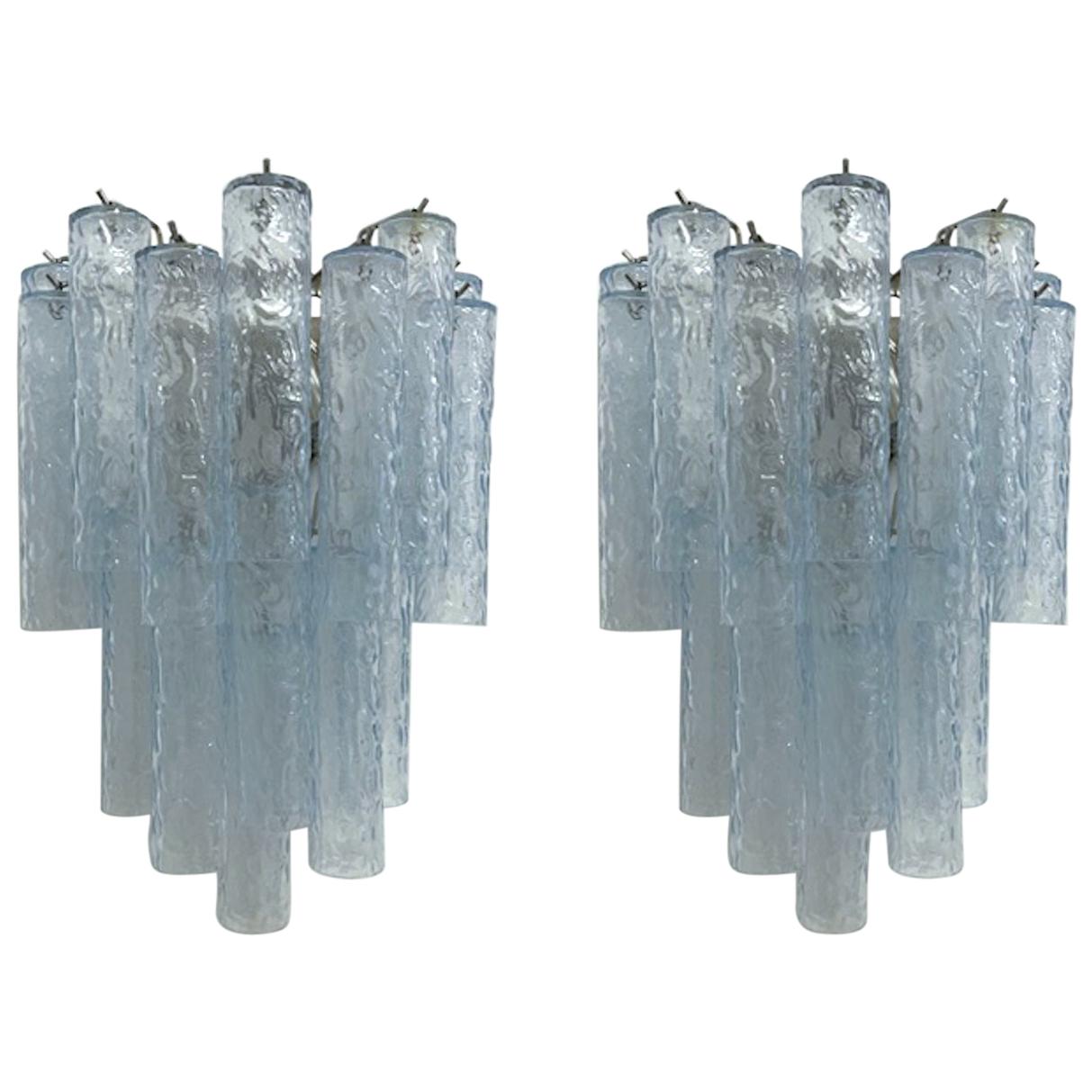 Paar strukturierte blaue rohrförmige Leuchten von Fabio Ltd