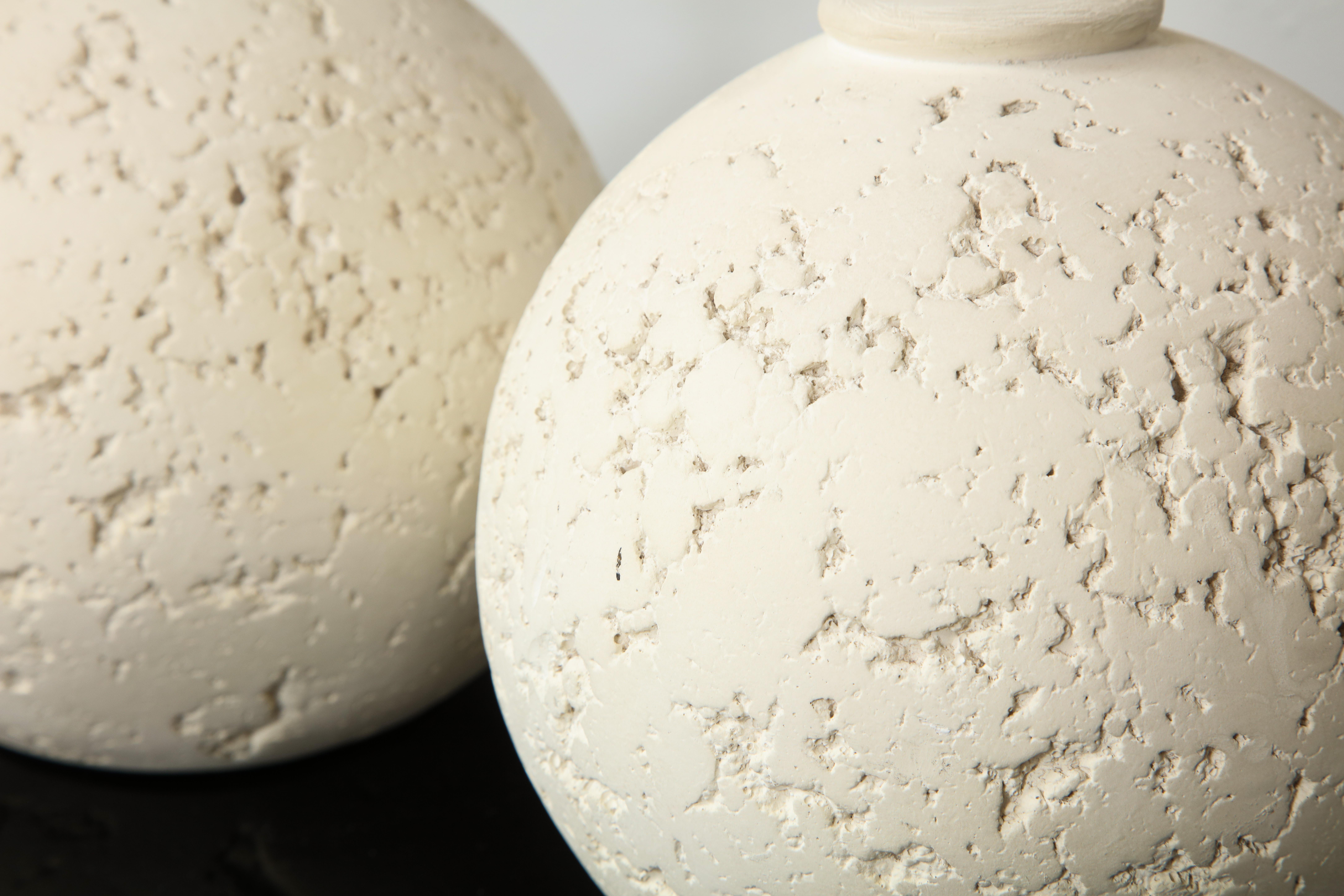 Custom Pair of Textured Circular Plaster Lamps In New Condition For Sale In New York, NY