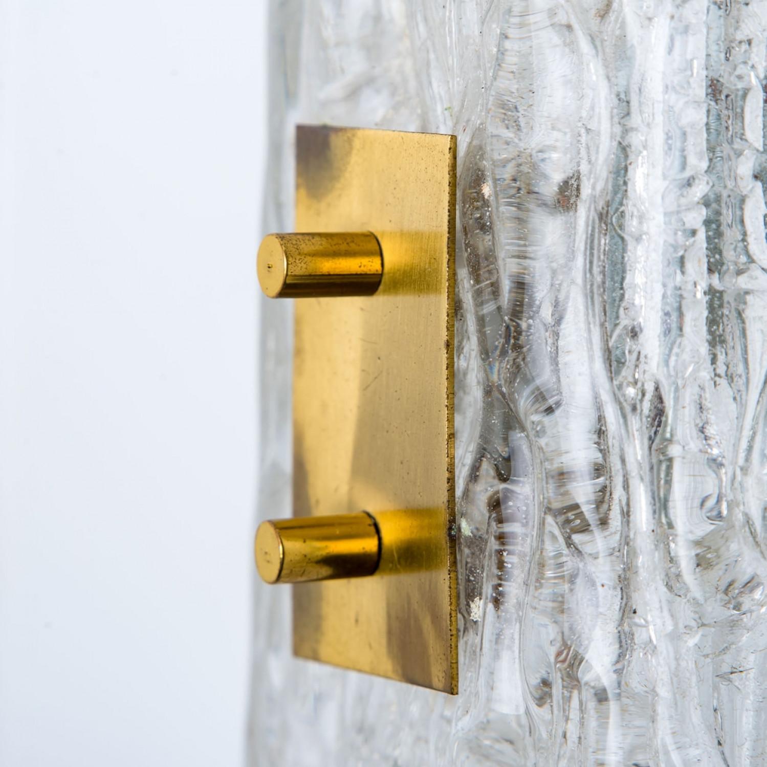 Mid-Century Modern Pair of Textured Glass and Brass Wall Lights by J.T. Kalmar en vente