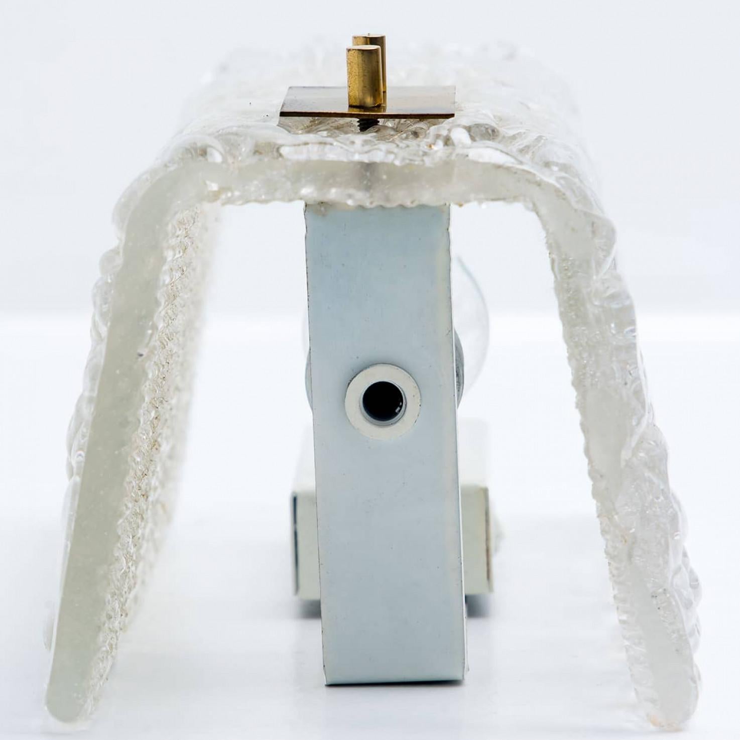 Autrichien Pair of Textured Glass and Brass Wall Lights by J.T. Kalmar en vente