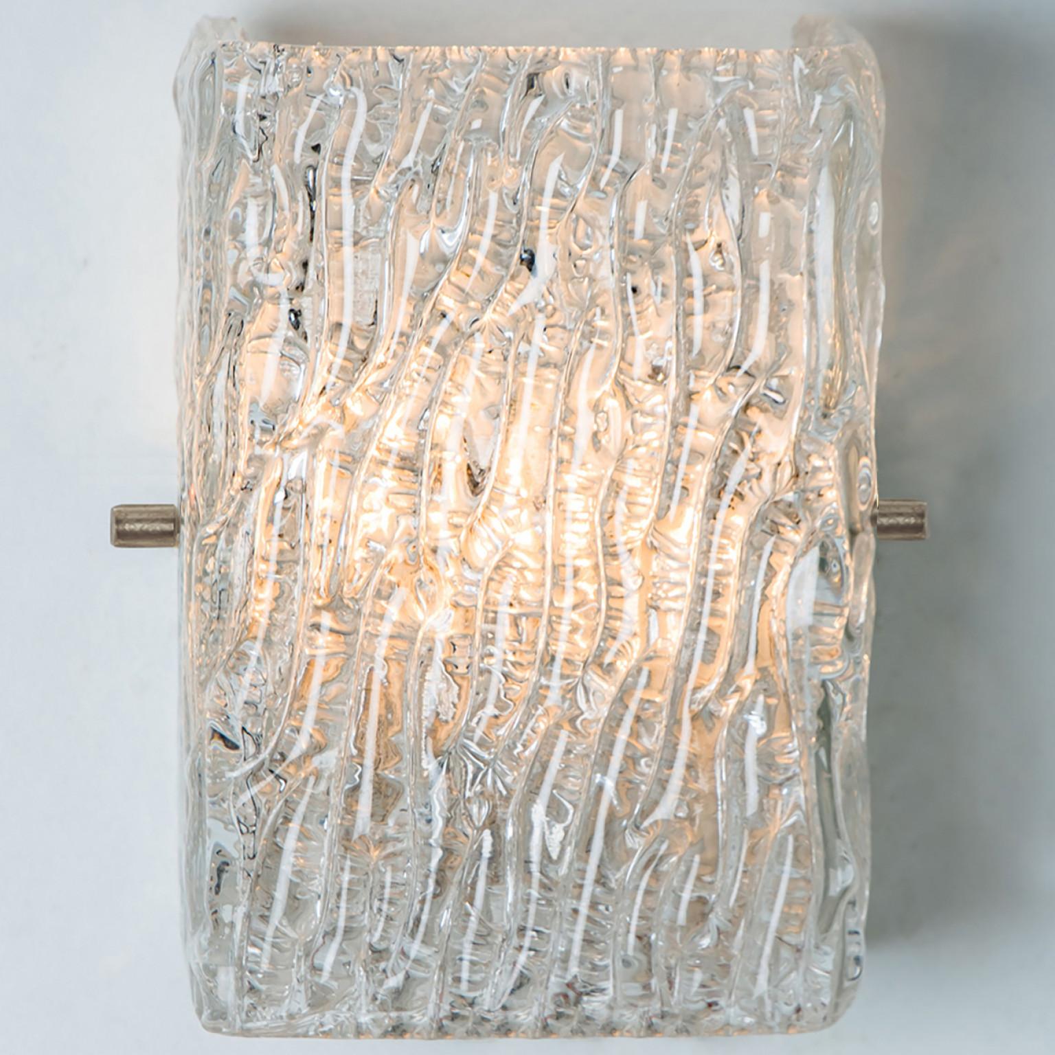 Mid-Century Modern Pair of Textured Ice Glass Gold Wall Lights Kalmar, 1970s For Sale