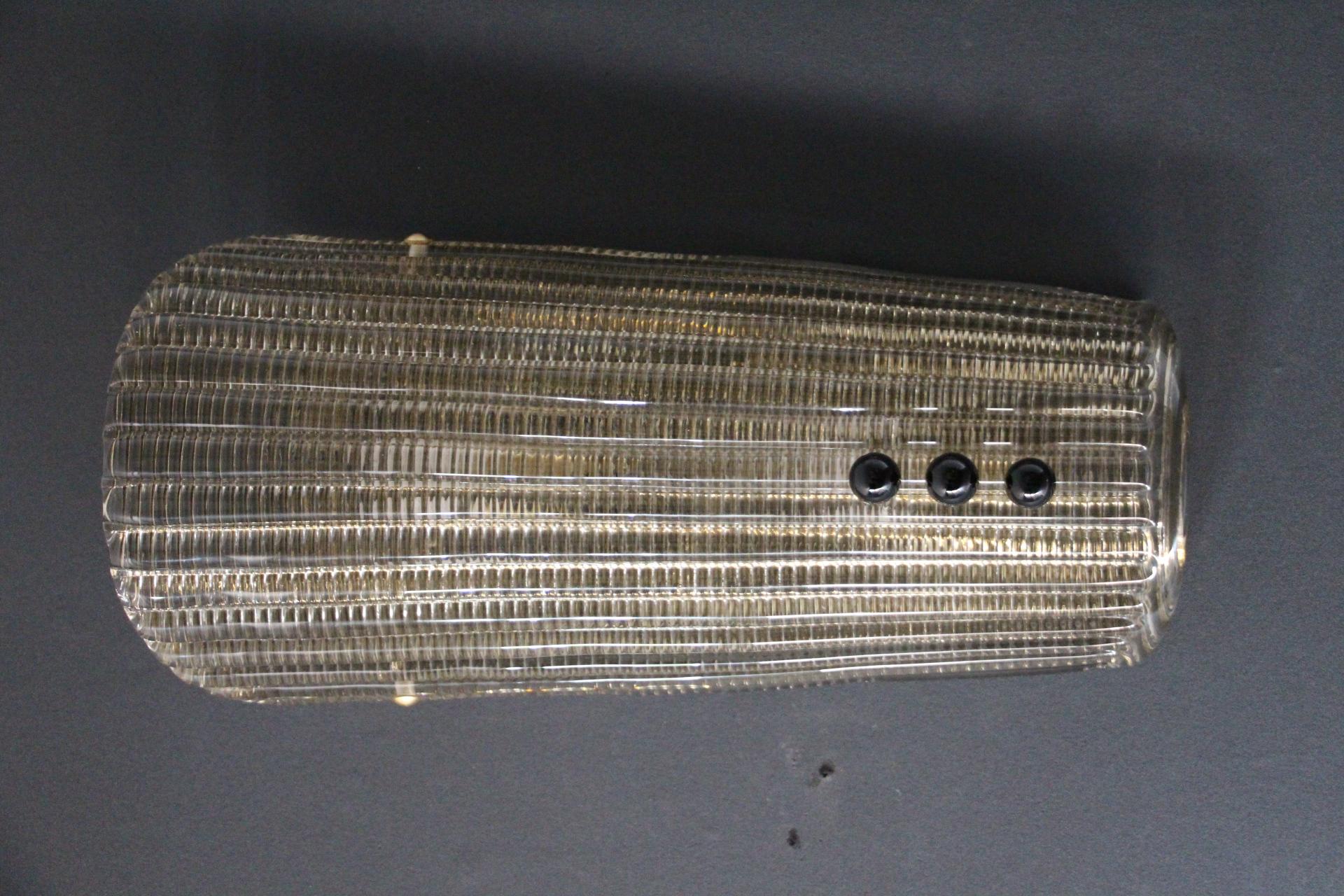 Pareja de apliques de cristal de Murano ahumado texturizado con pequeñas perlas de cristal negro Siglo XXI y contemporáneo en venta