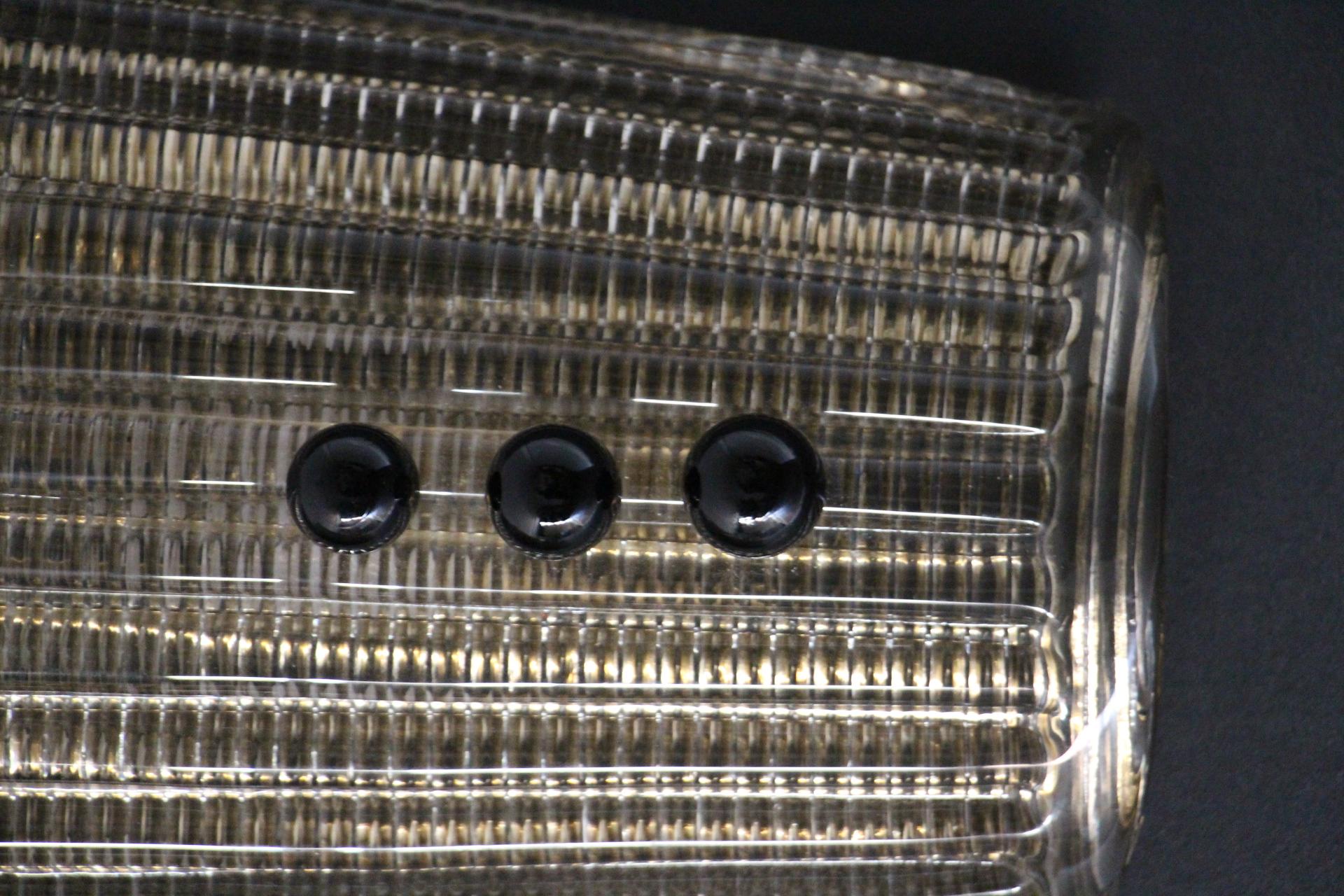 Pareja de apliques de cristal de Murano ahumado texturizado con pequeñas perlas de cristal negro Cristal de Murano en venta