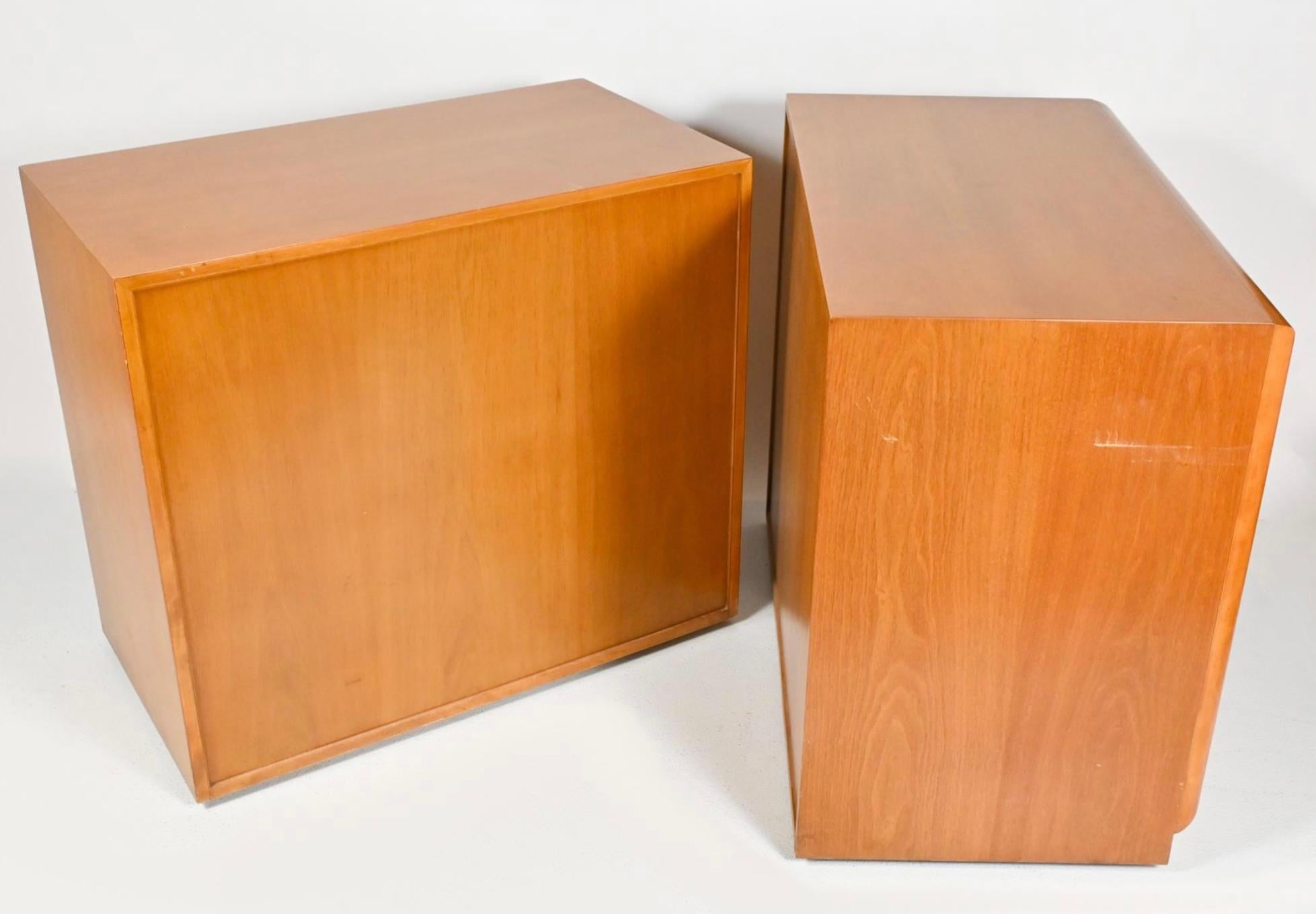 American Pair of T.H. Robsjohn-Gibbings for Widdicomb Bedside Tables / Chests For Sale