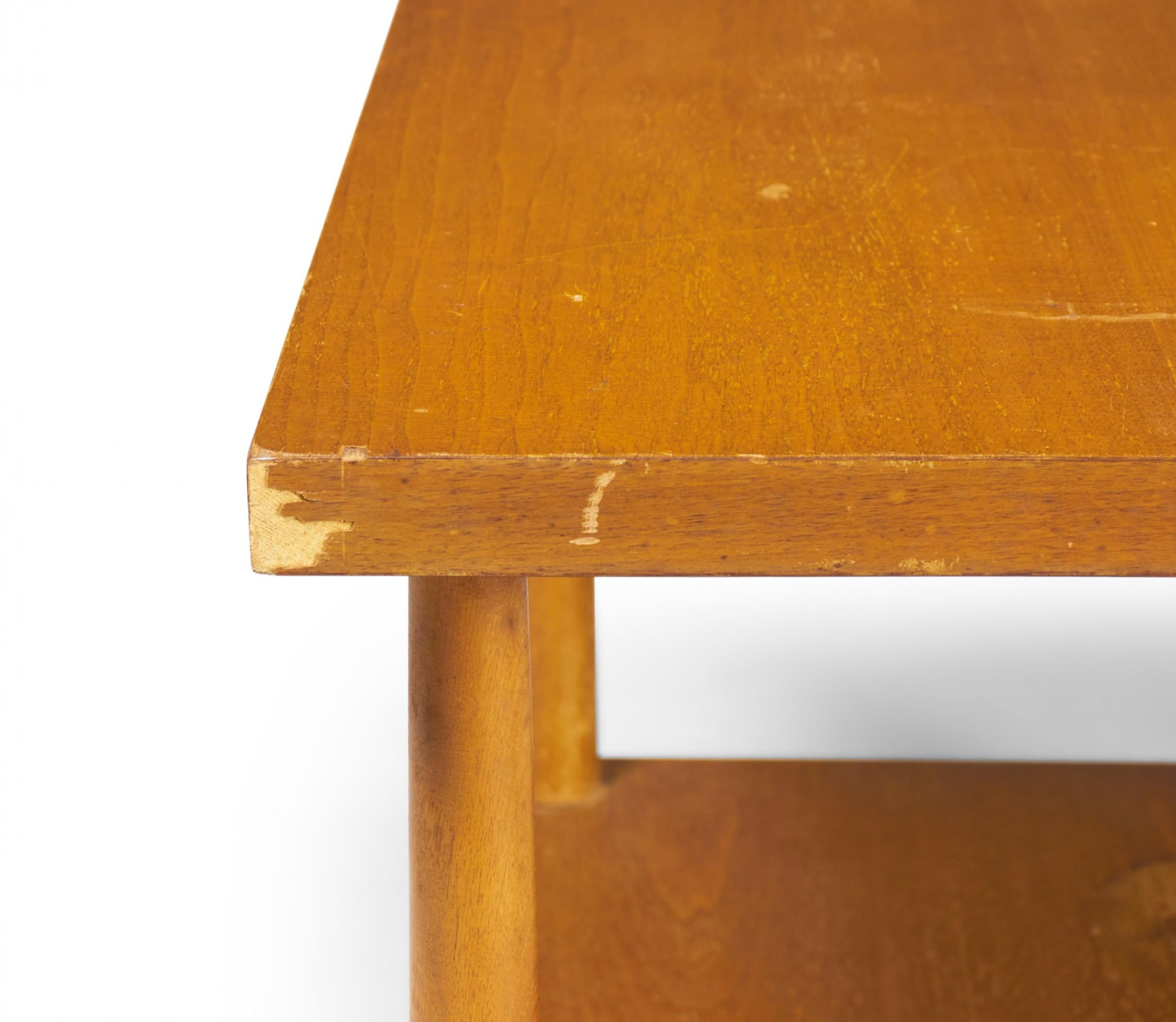 Bois Paire d'AT&T. Robsjohn-Gibbings for Widdicomb Dowel Leg End Tables en vente