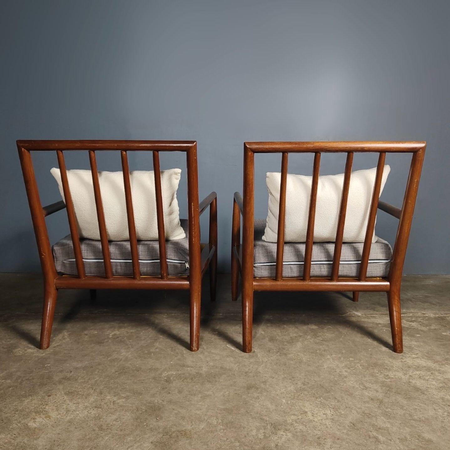 Mid-Century Modern Pair Of T.H Robsjohn-Gibbings For Widdicomb Walnut Armchairs Model WWZ For Sale
