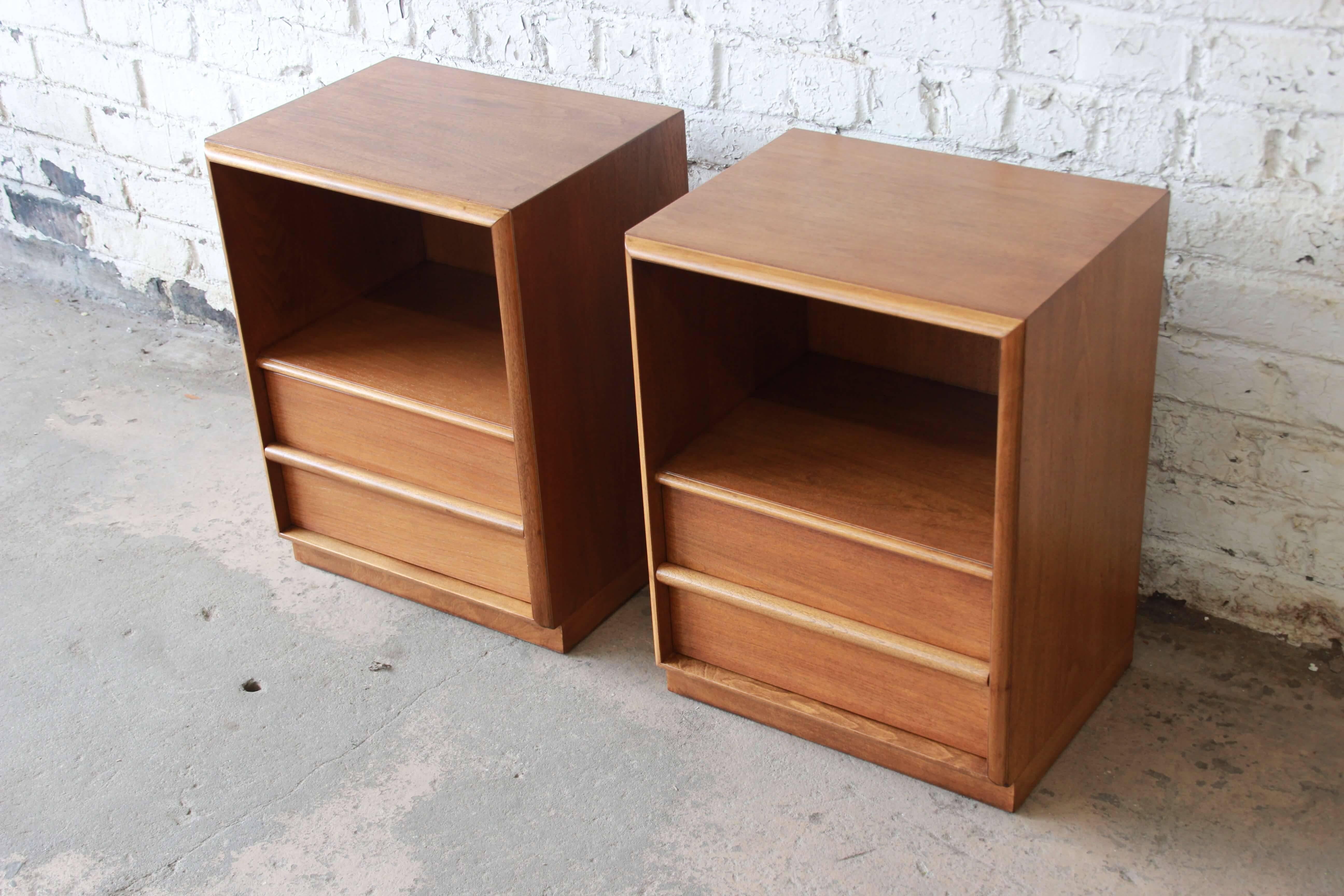 Mid-20th Century Pair of T.H. Robsjohn Gibbings for Widdicomb Walnut Nightstands