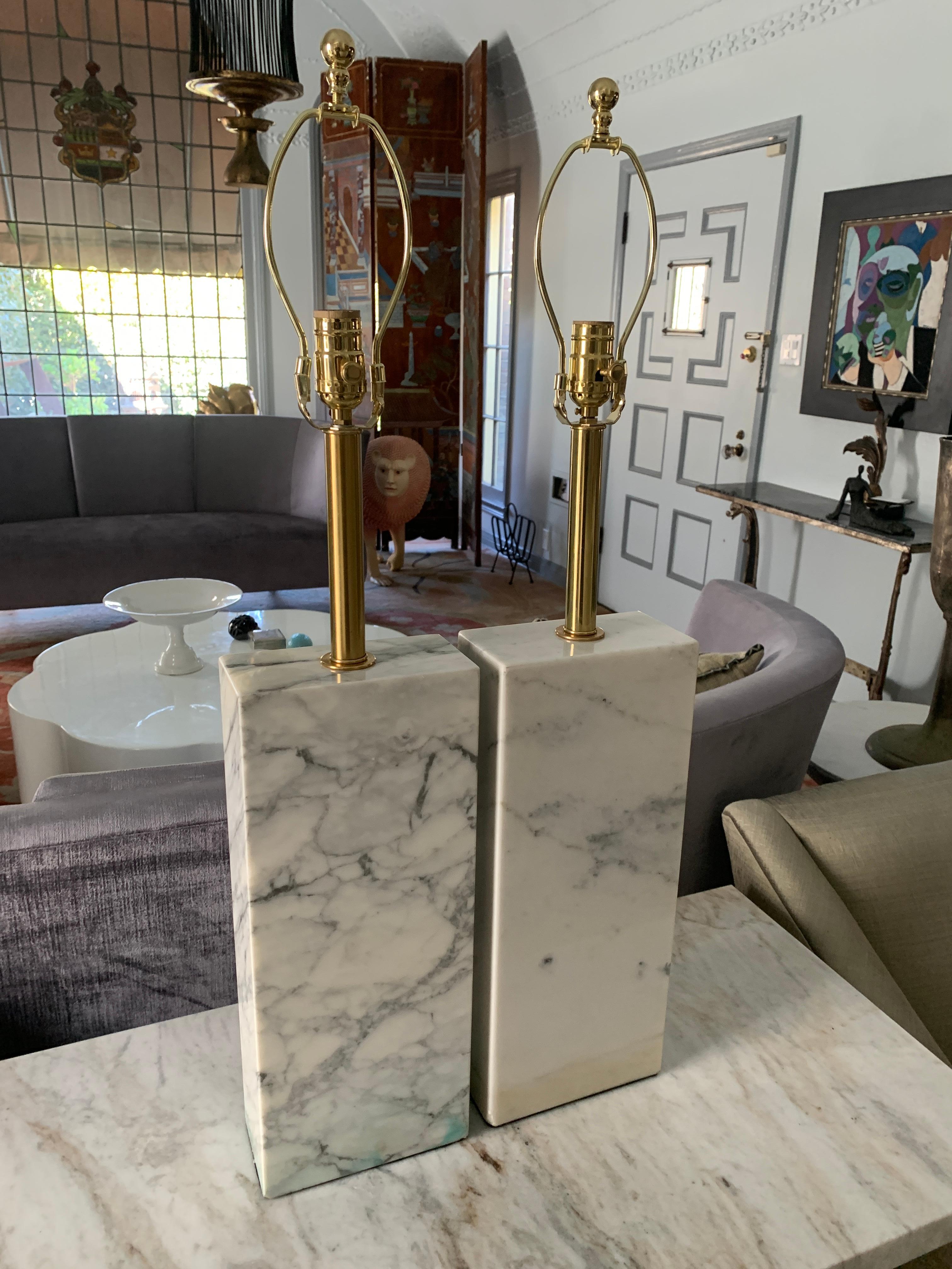 Pair of T.H. Robsjohn-Gibbings Marble and Brass Lamps with Shades In Good Condition For Sale In Los Angeles, CA
