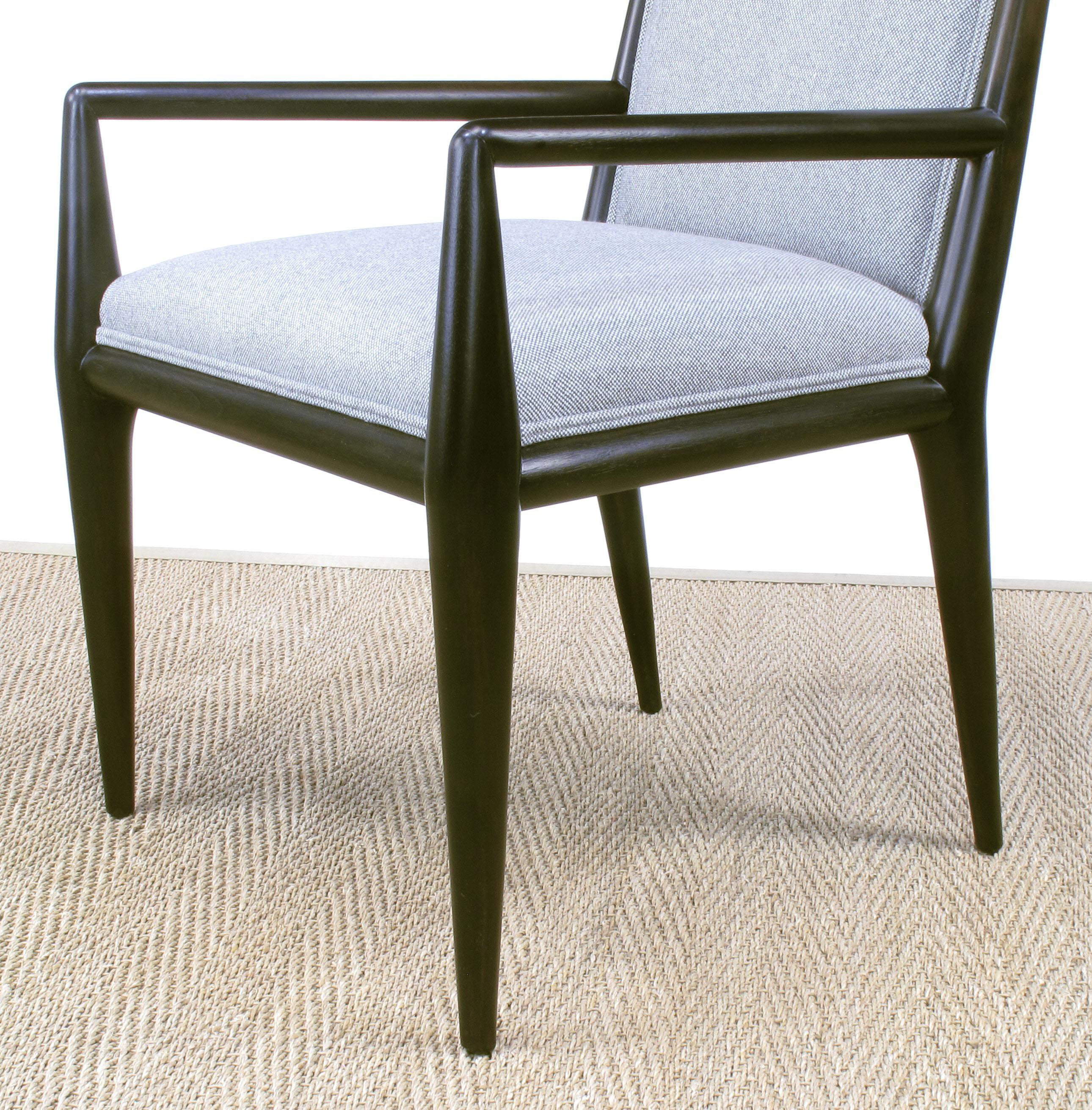 Tissu d'ameublement Paire de fauteuils aux lignes pures avec doublure de T.H. Robsjohn-Gibbings pour Widdicomb en vente