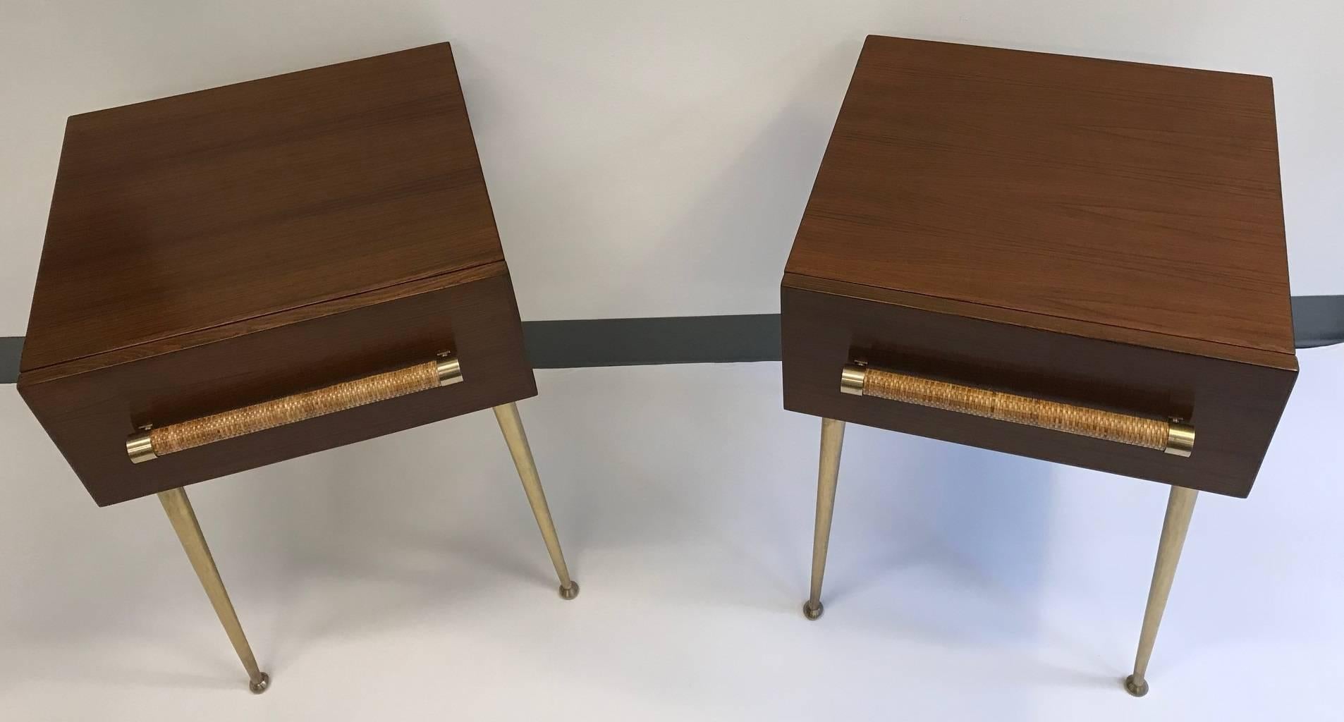 Pair of T.H. Robsjohn-Gibbings for Widdicomb Walnut And Bronze Side Tables For Sale 5