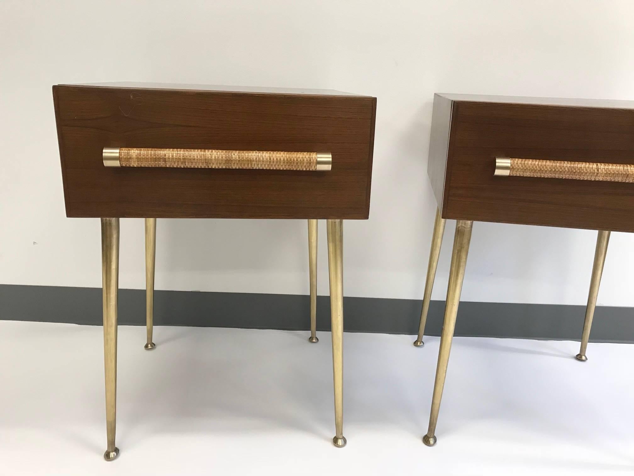 Pair of T.H. Robsjohn-Gibbings for Widdicomb Walnut And Bronze Side Tables In Excellent Condition For Sale In New York, NY
