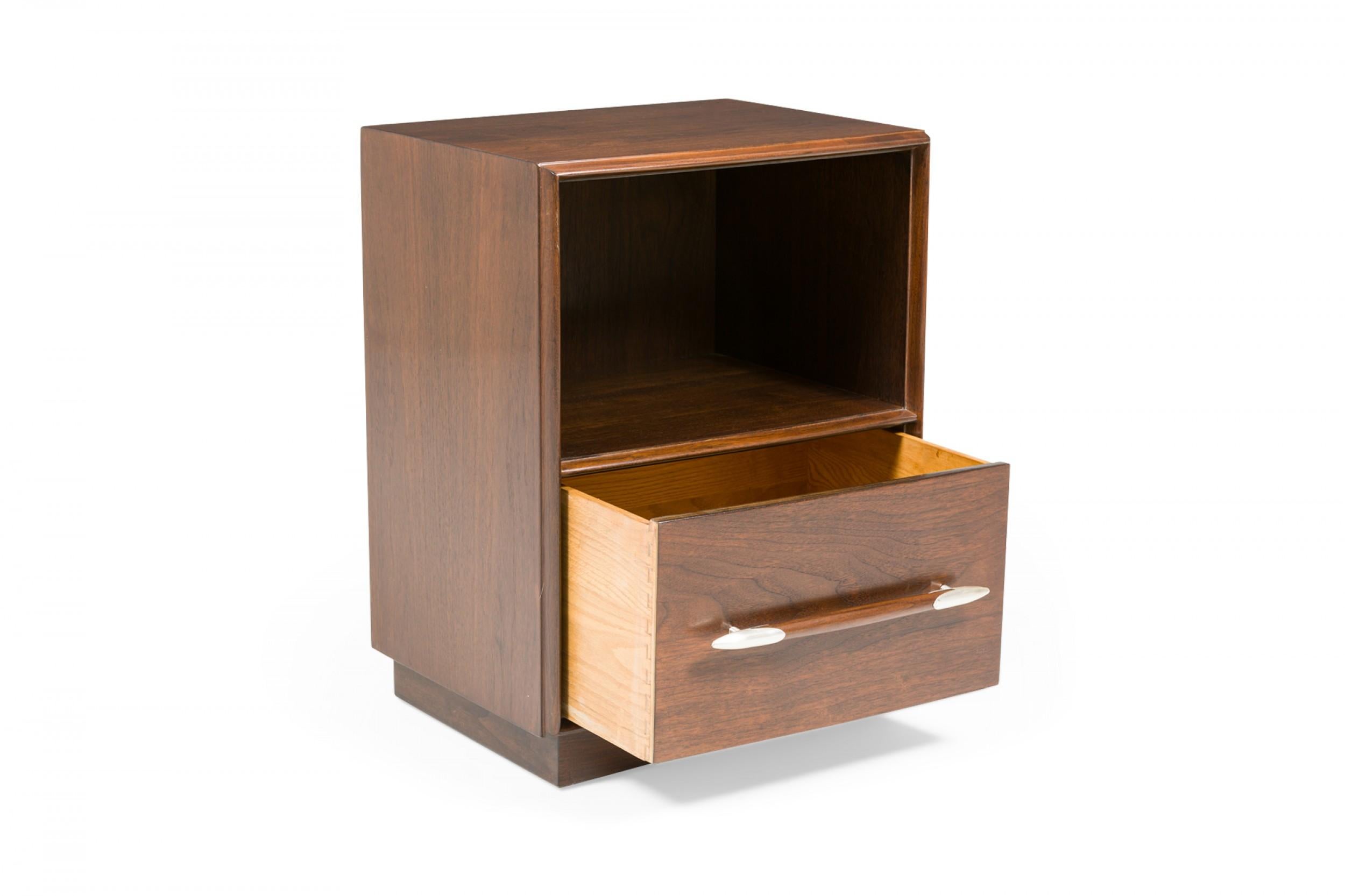 Mid-Century Modern Pair of T.H. Robsjohn-Gibbings Walnut Single Drawer Open Compartment Side  For Sale