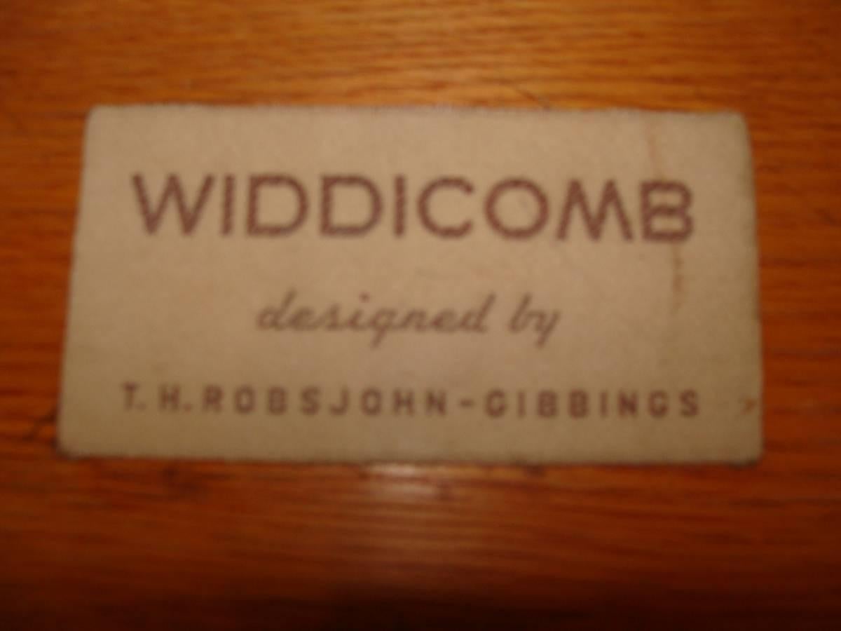 Pair of T.H. Robsjohn-Gibbings Widdicomb End Tables In Good Condition In Lambertville, NJ