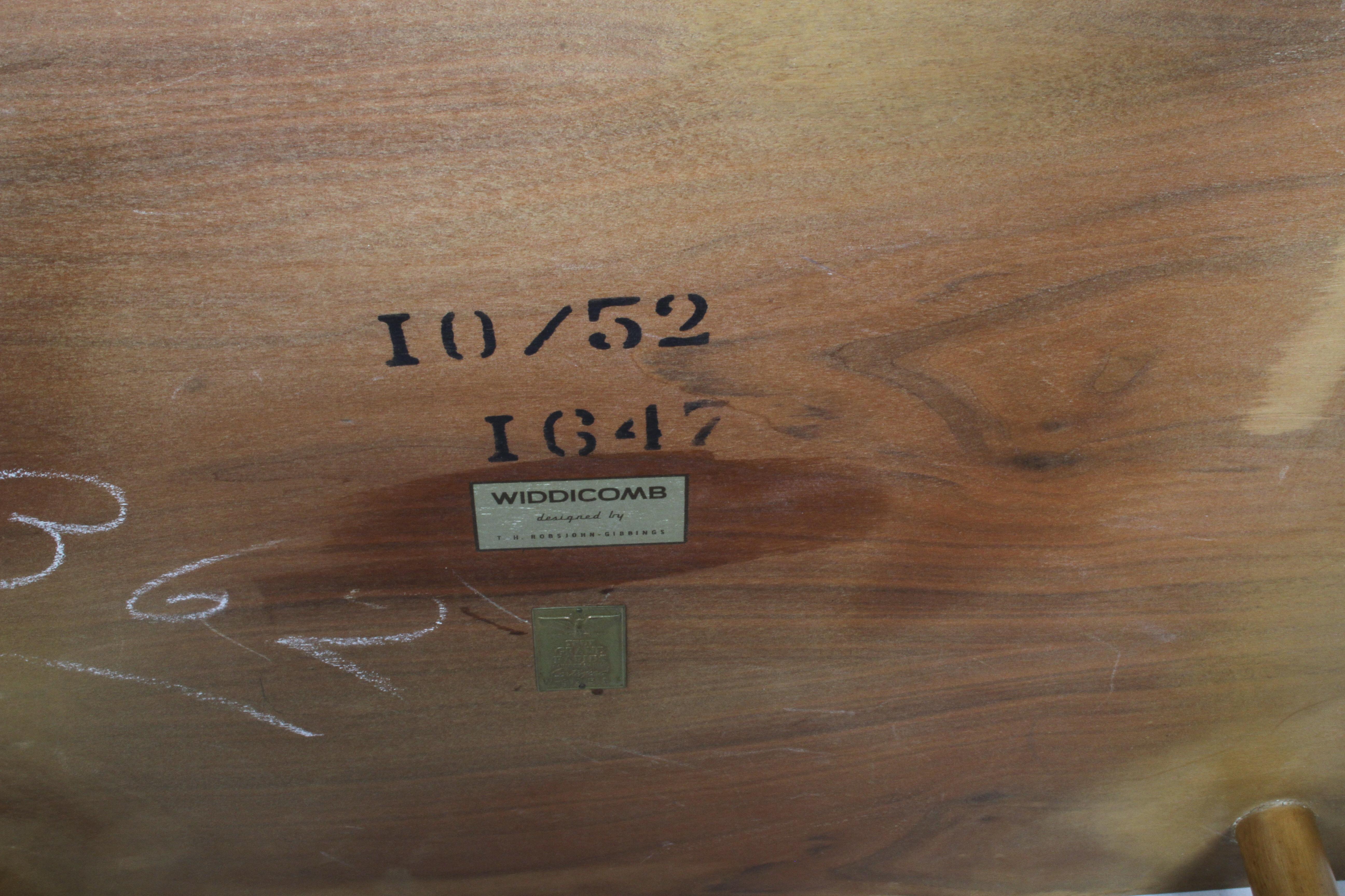 Walnut Pair of T.H. Robsjohns-Gibbings for Widdicomb Reverse Taper End Tables