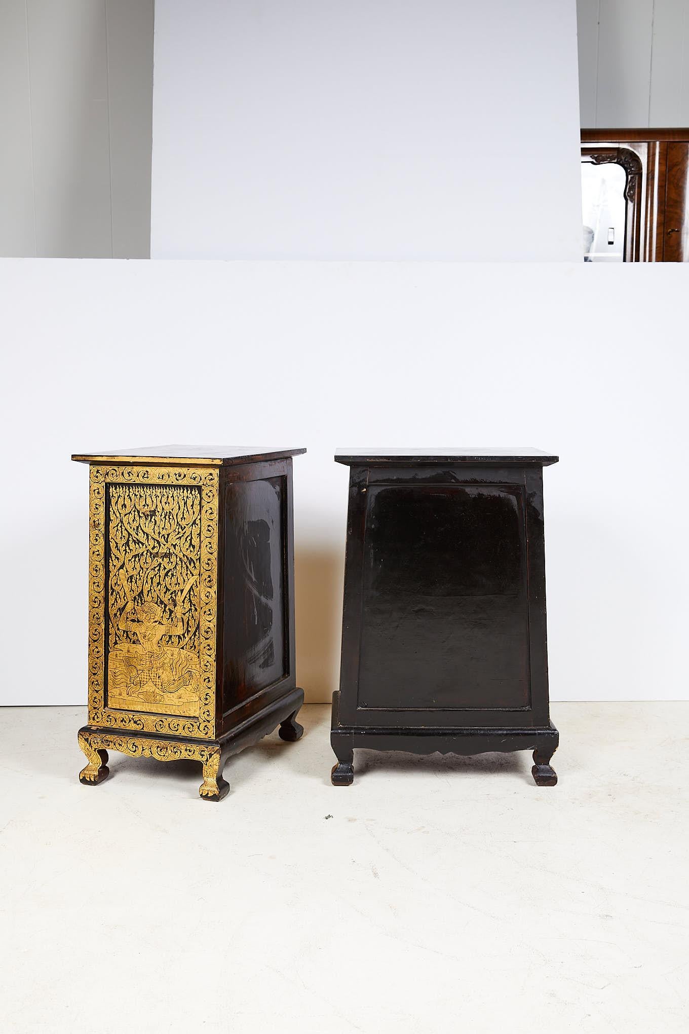 Pair of Thai Manuscript Cabinets of Lacquer and Gold Leaf, 20th Century 13