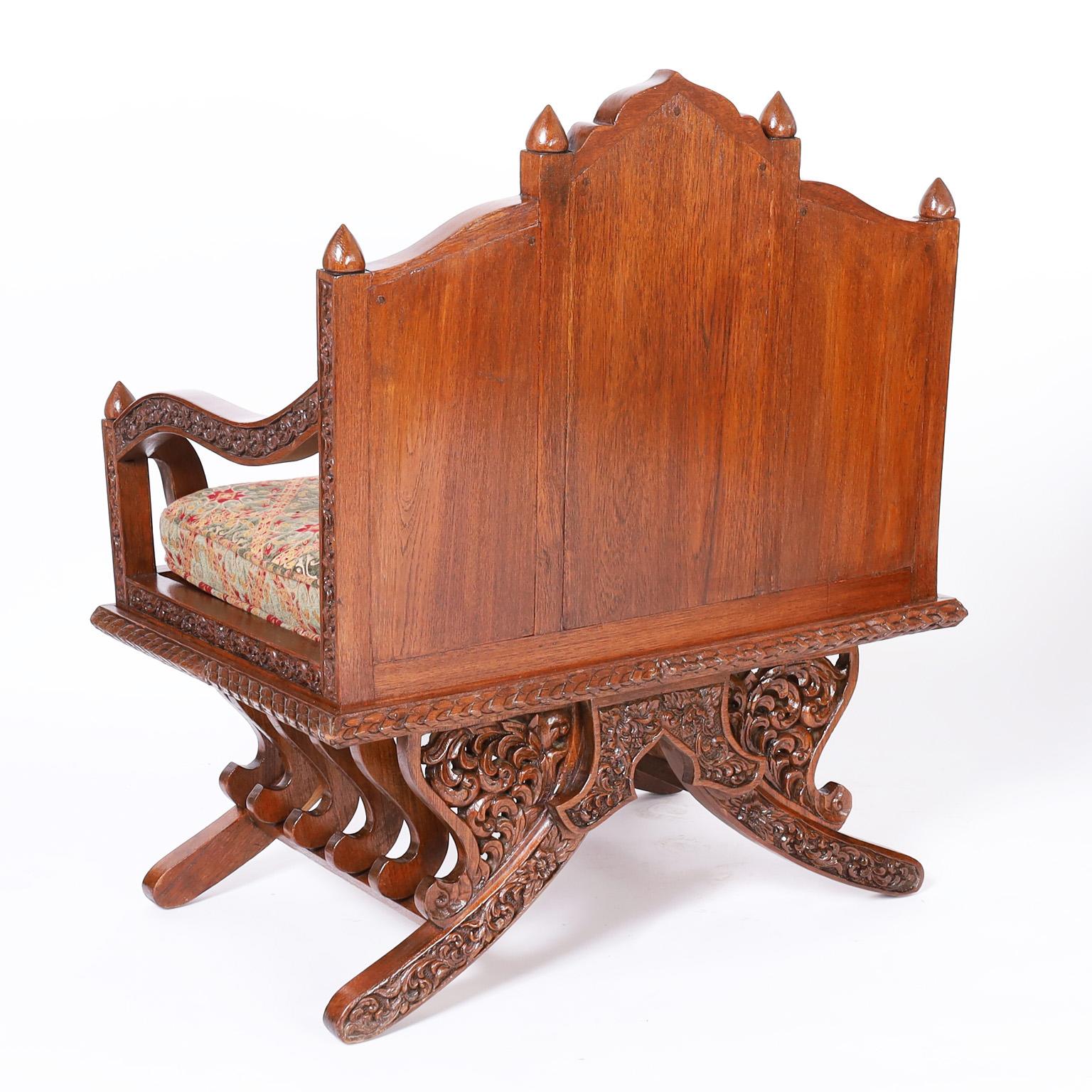 20ième siècle Paire de chaises de style selle en bois de rose thaïlandais d'éléphant Howdah en vente