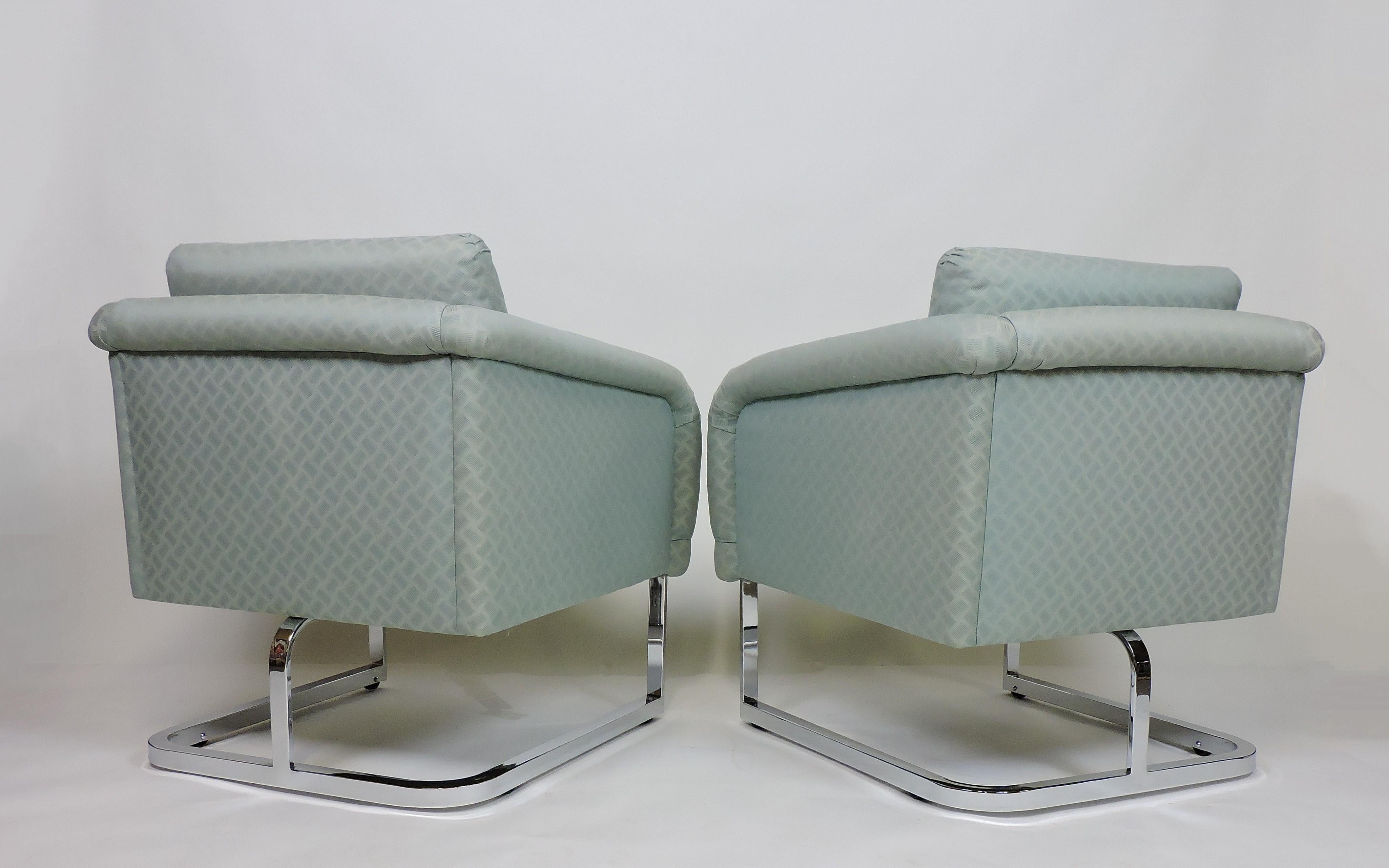 Pair of Thayer Coggin Chrome 1980s Lounge Chairs Milo Baughman Style In Good Condition In Chesterfield, NJ