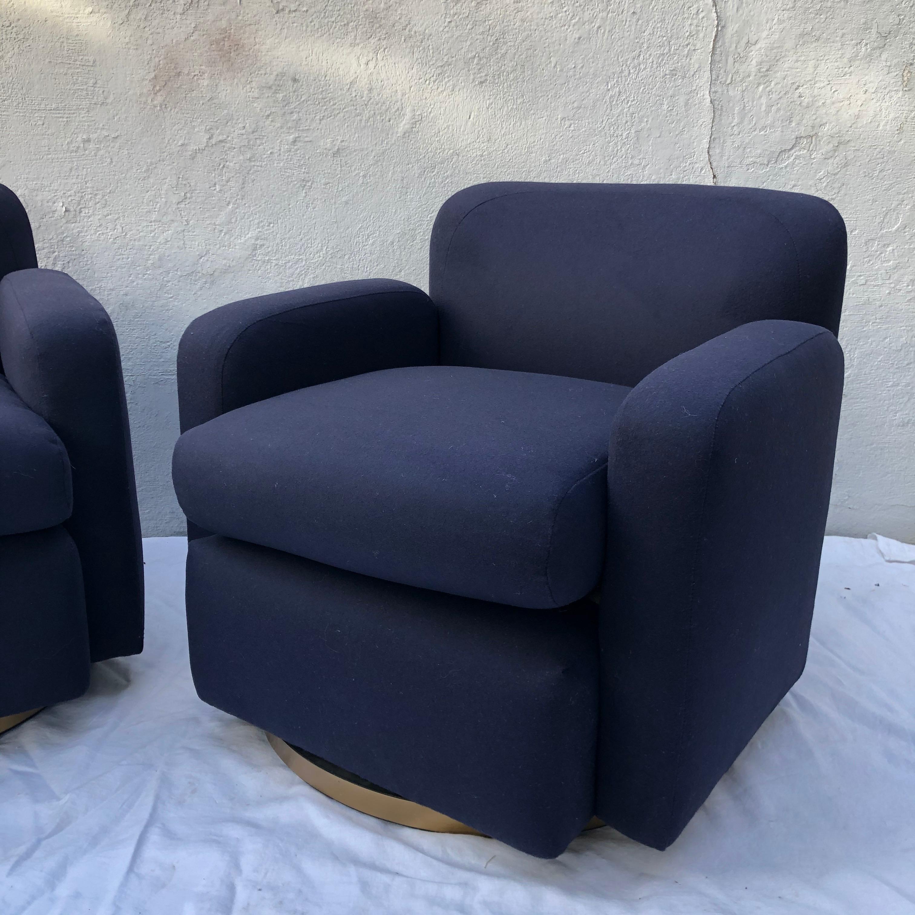 Pair of Thayer Coggin Swivel Club Chairs In Good Condition In East Hampton, NY