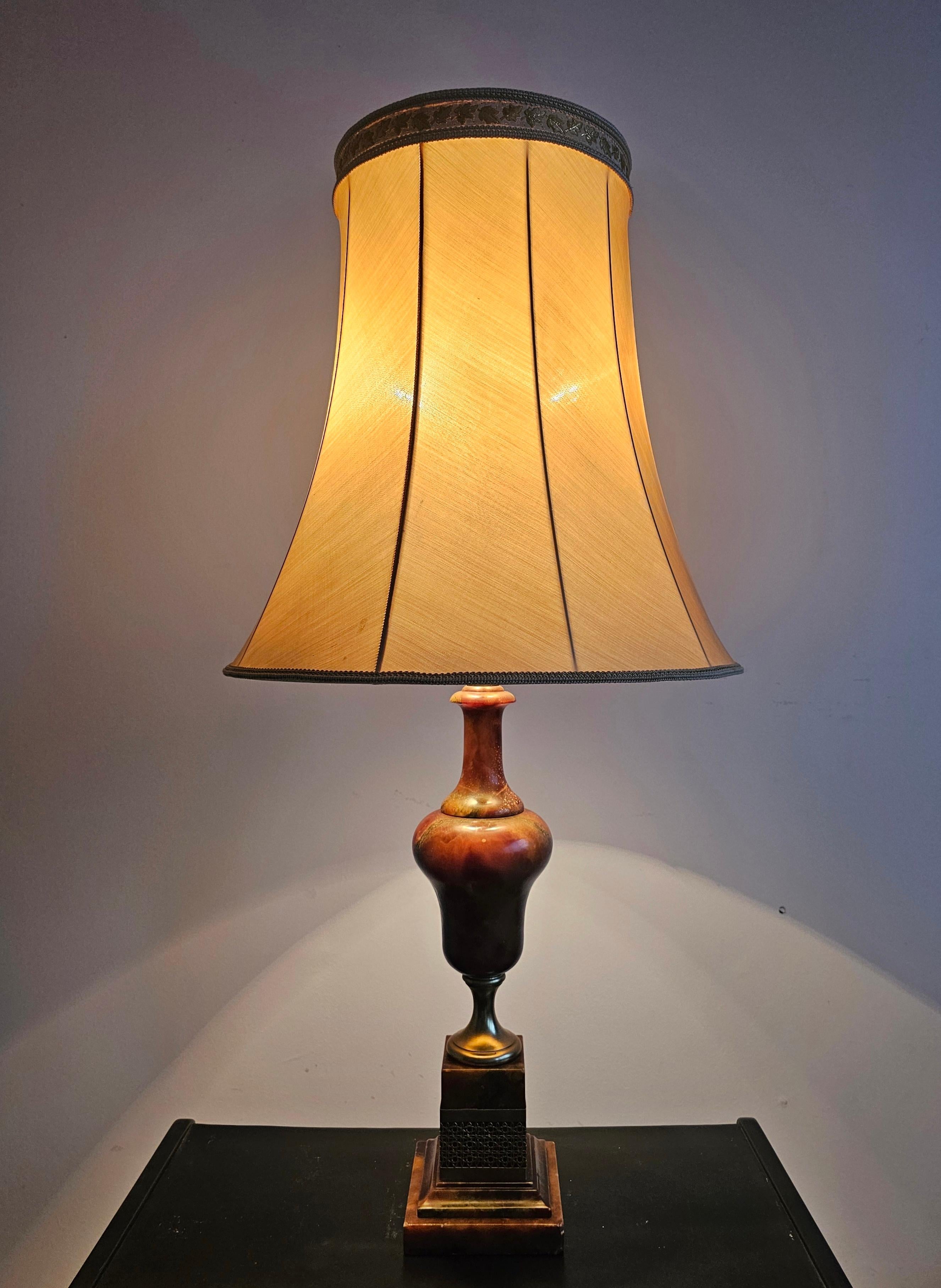 Paire de lampes de table XXL anciennes en onyx et bronze, France, années 1920 en vente 7