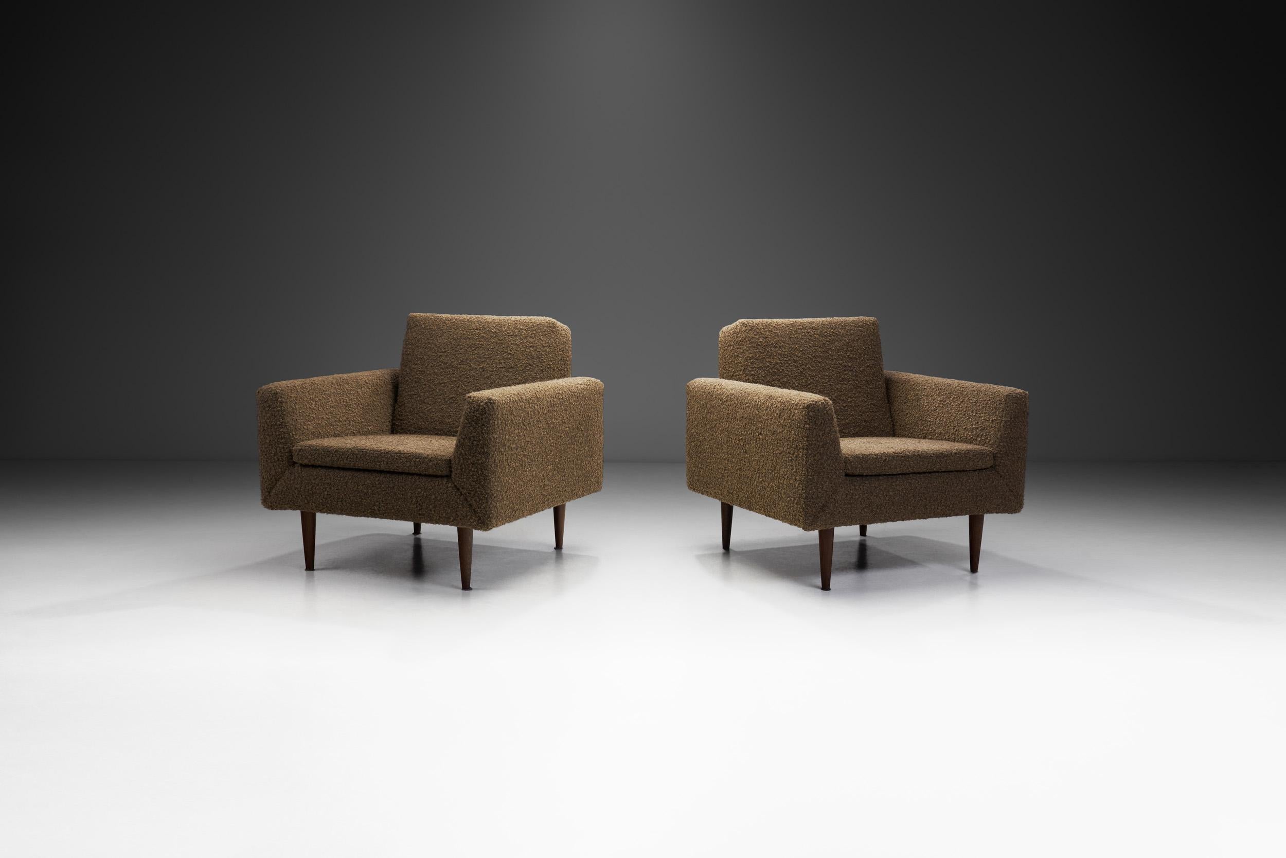 Dutch Pair of Theo Ruth Lounge Chairs for Artifort, Netherlands ca 1960s For Sale