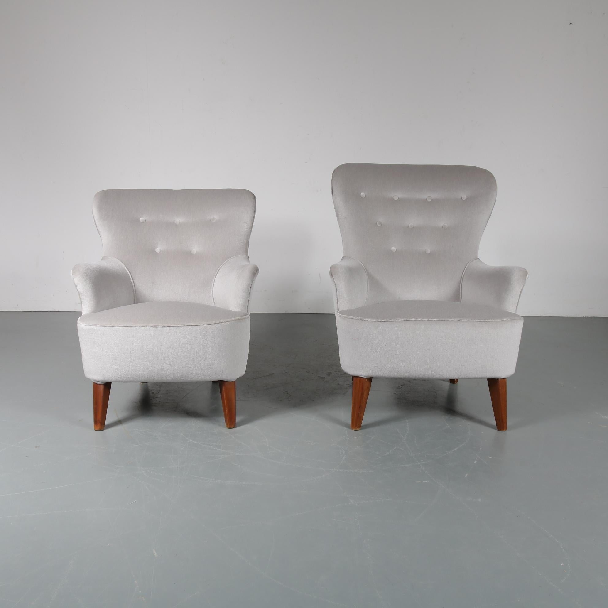 Pair of Theo Ruth Lounge Chairs for Artifort, the Netherlands, 1950 9