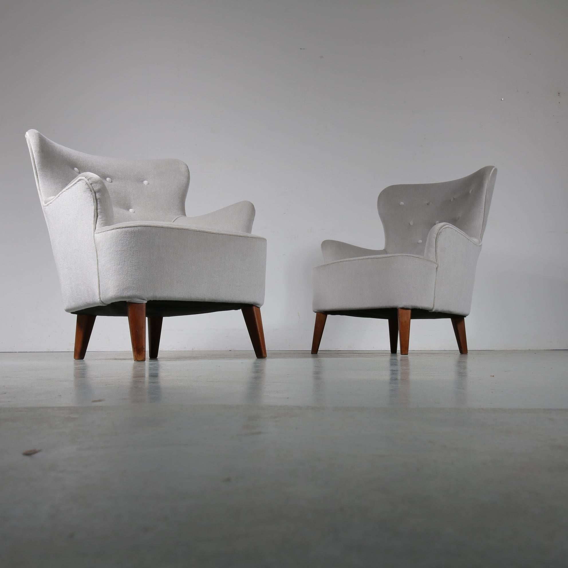 Mid-Century Modern Pair of Theo Ruth Lounge Chairs for Artifort, the Netherlands, 1950