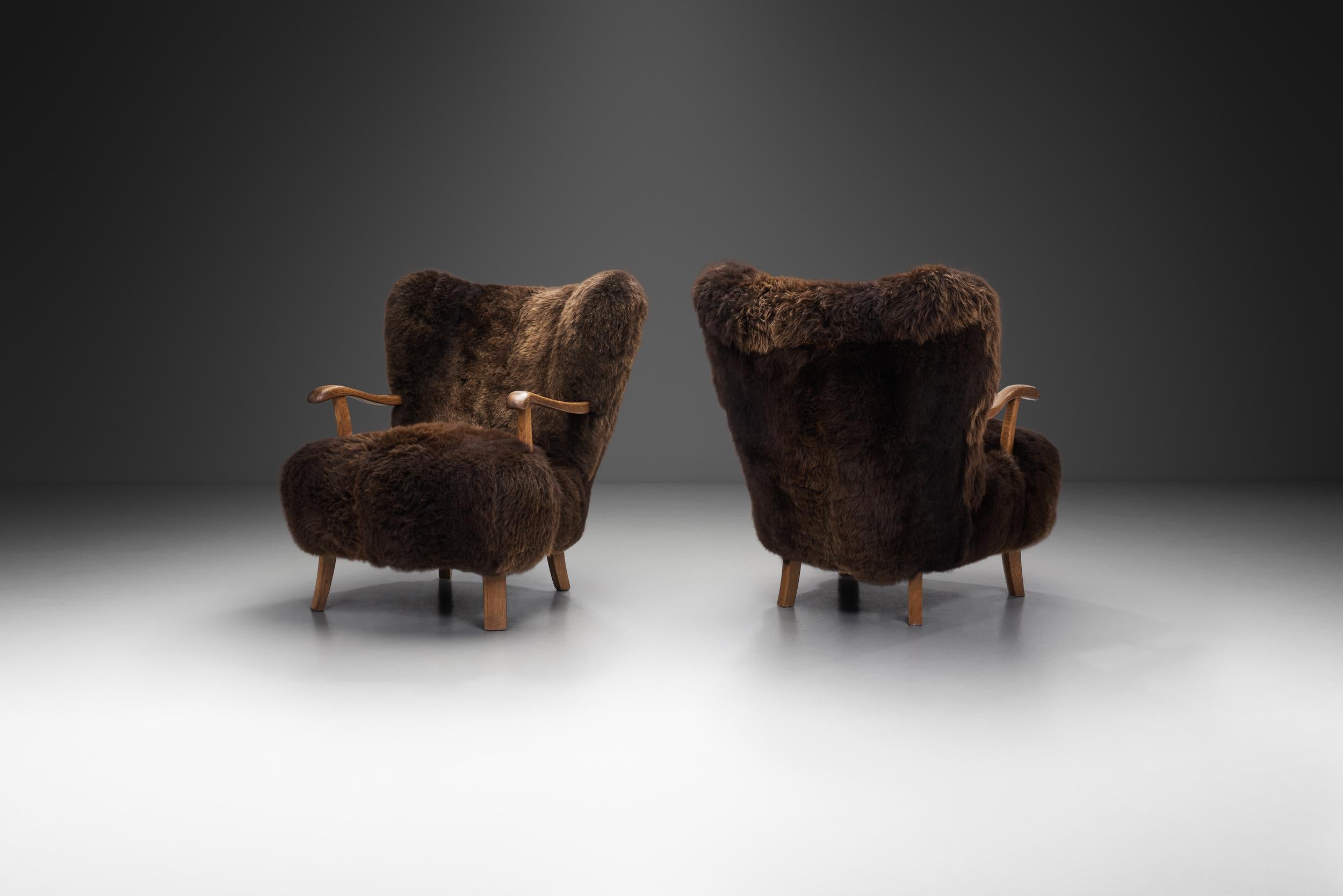 Mid-Century Modern Pair of Theo Ruth Lounge Chairs Upholstered in Sheepskin, Netherlands 1960s
