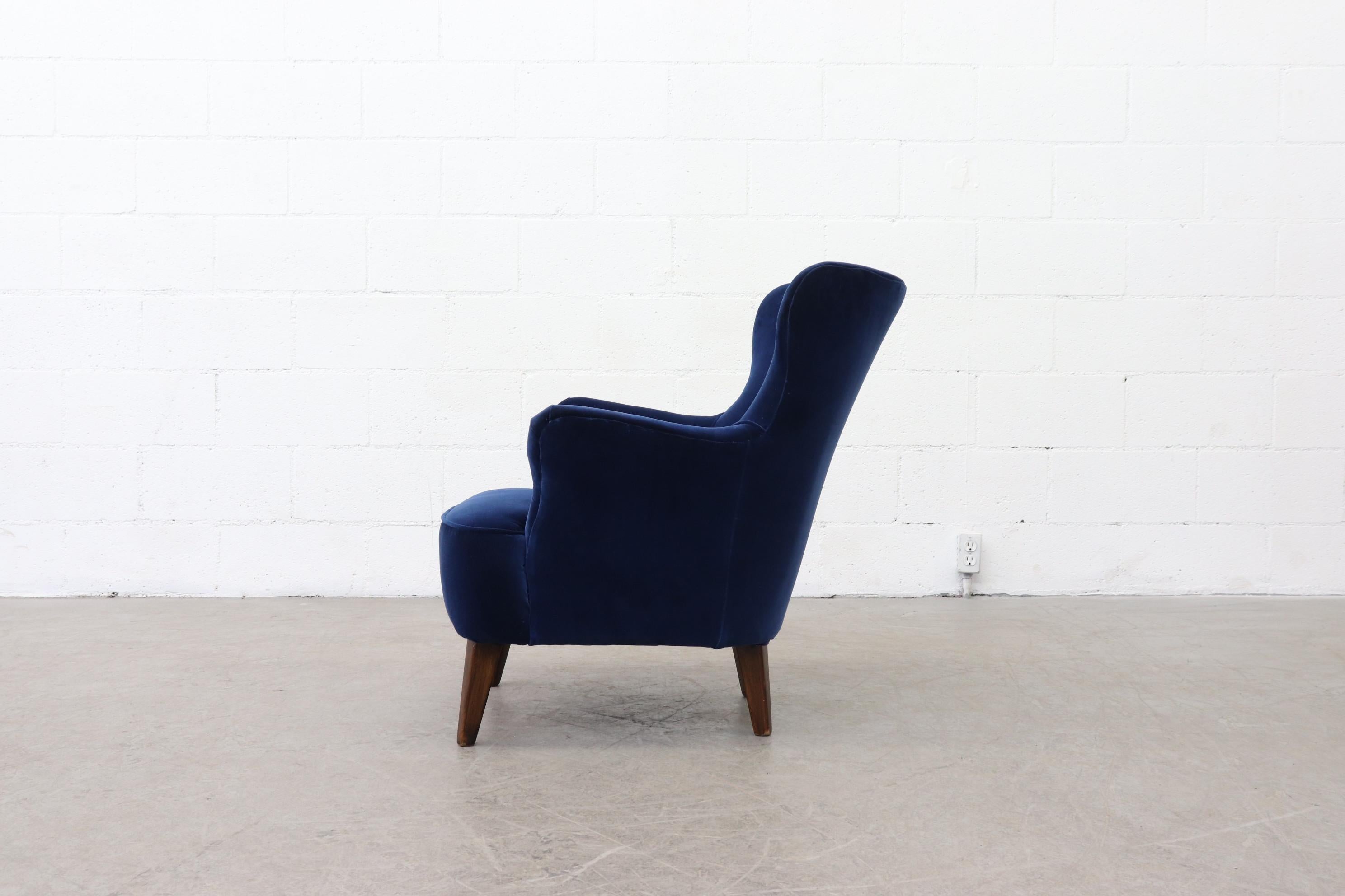 navy blue velvet chairs