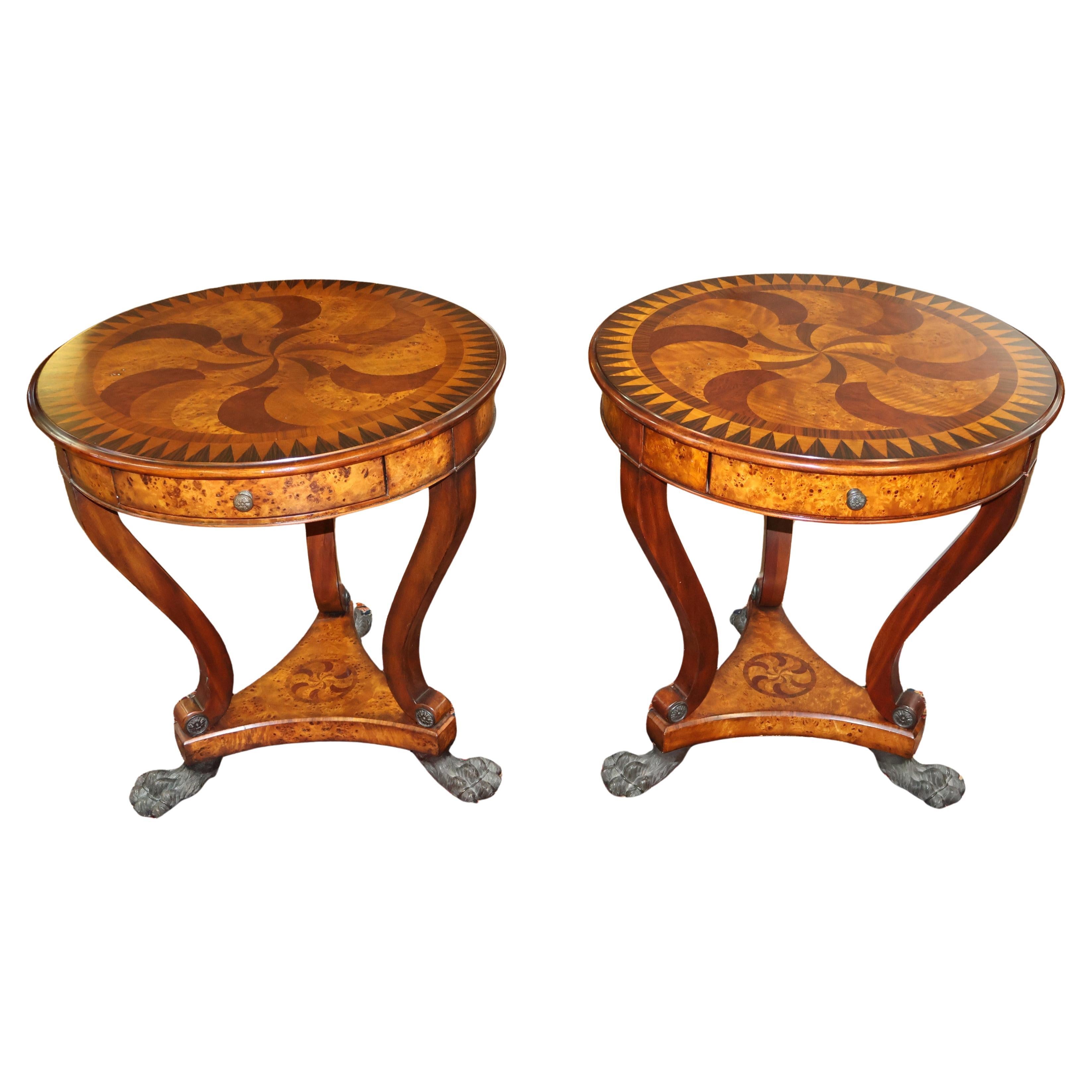 Paire de tables d'appoint Theodore Alexander en métal incrusté de loupe