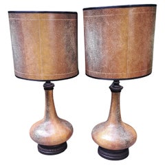 Pareja de lámparas de sobremesa doradas hechas a mano Theodore Alexander Hollywood Regency