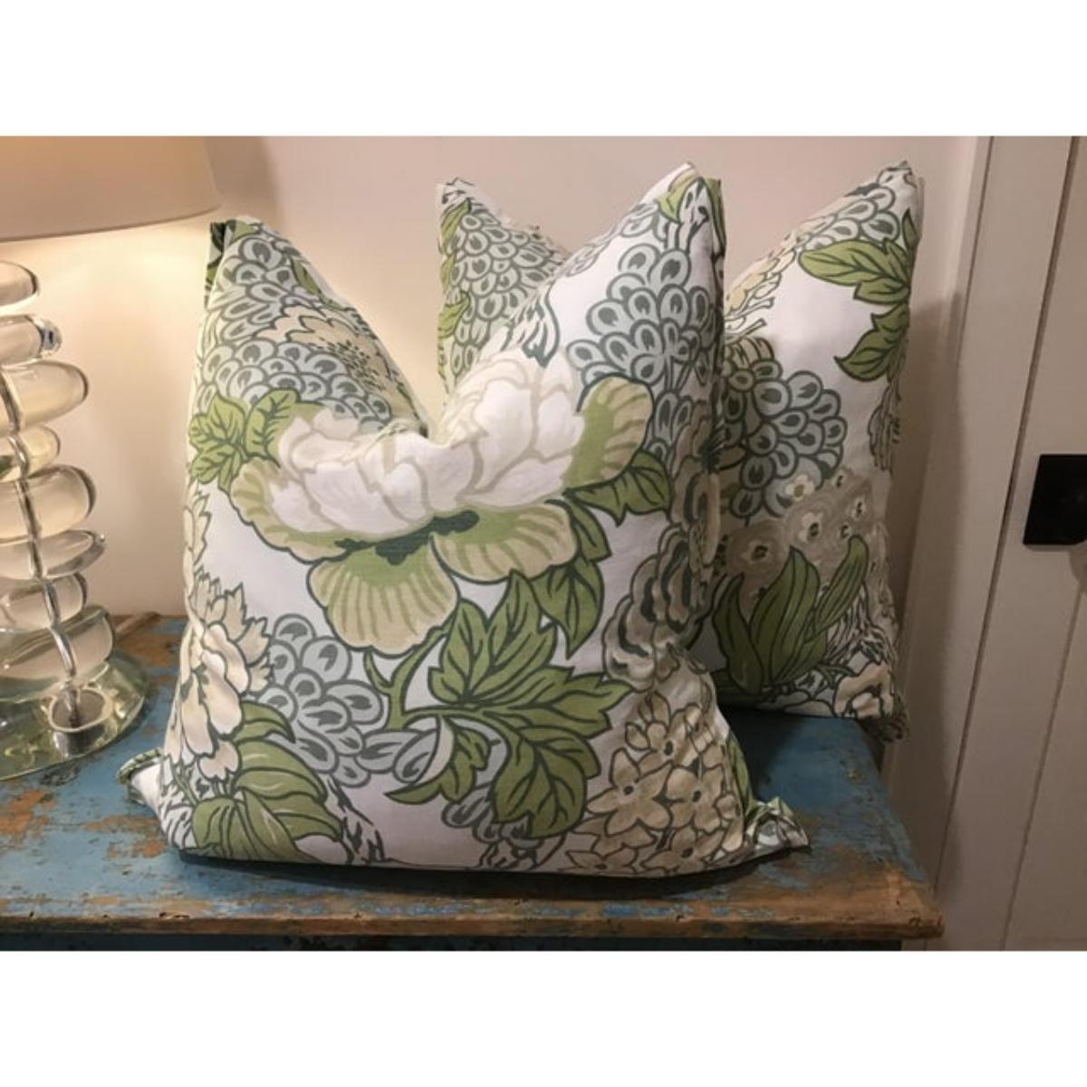 Hollywood Regency Paire d'oreillers en duvet Thibaut Honshu en bleu œuf de mer 22 en vente