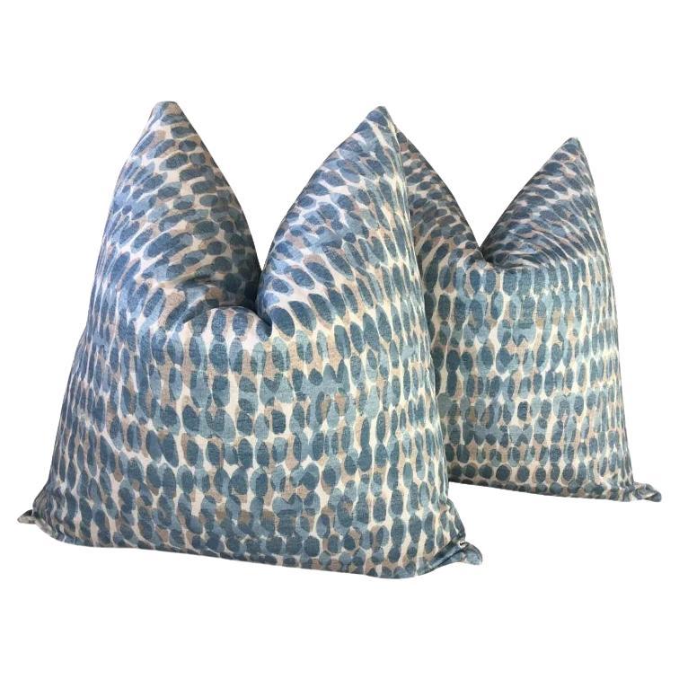 Coppia di cuscini Thibaut "Rain Water" in blu Spa in vendita