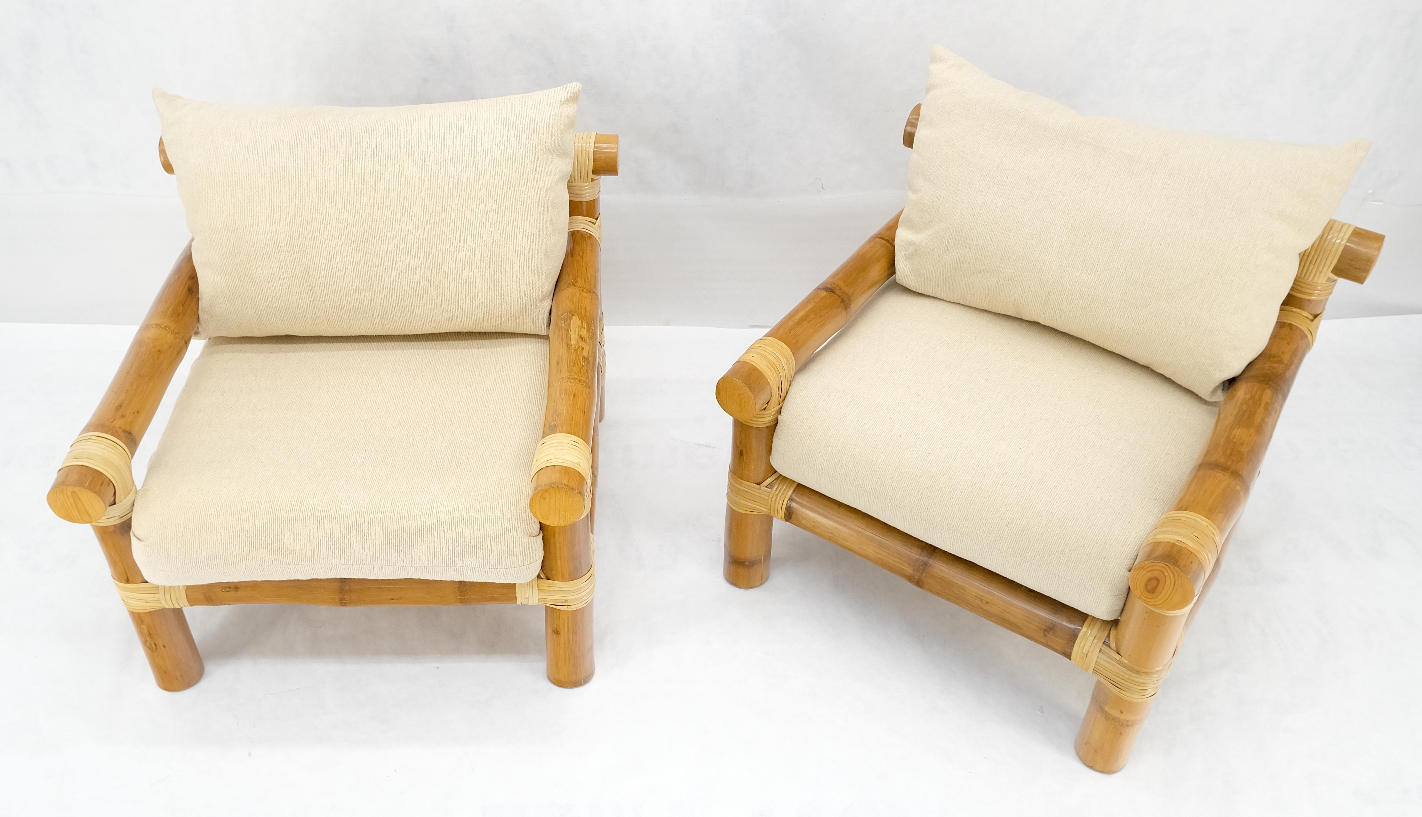 Paire de chaises longues en bambou épais rembourrées Modernes du milieu du siècle MINT Bon état - En vente à Rockaway, NJ