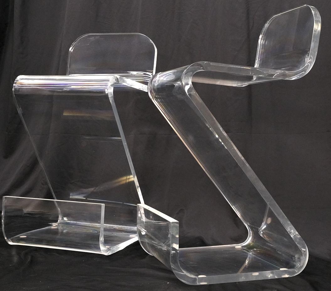 Mid-Century Modern Pair of Thick Bent Lucite Bar Stools Chairs For Sale