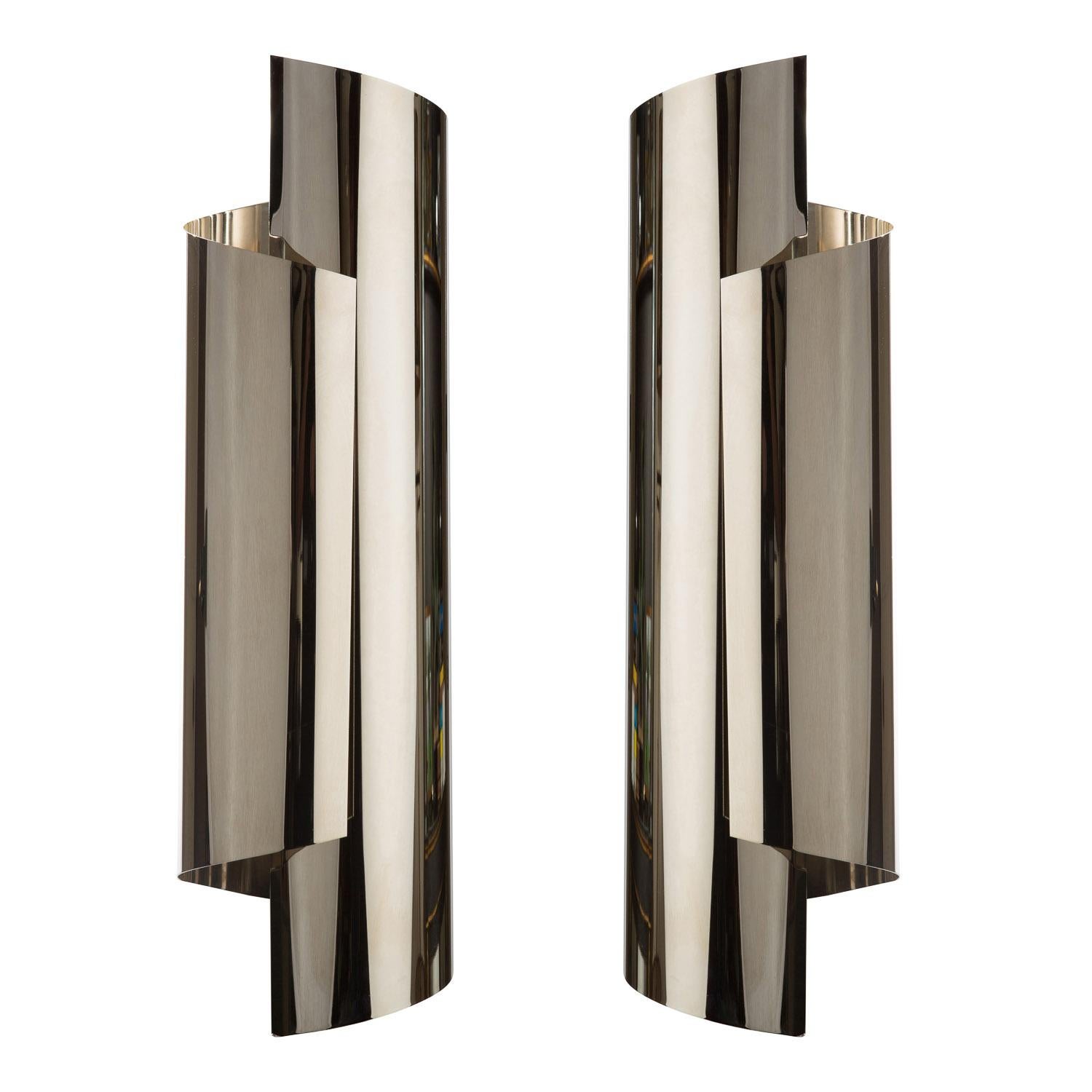 Pair of thick single sheet Brass Curve wall sconces in Antique Brass For Sale 8