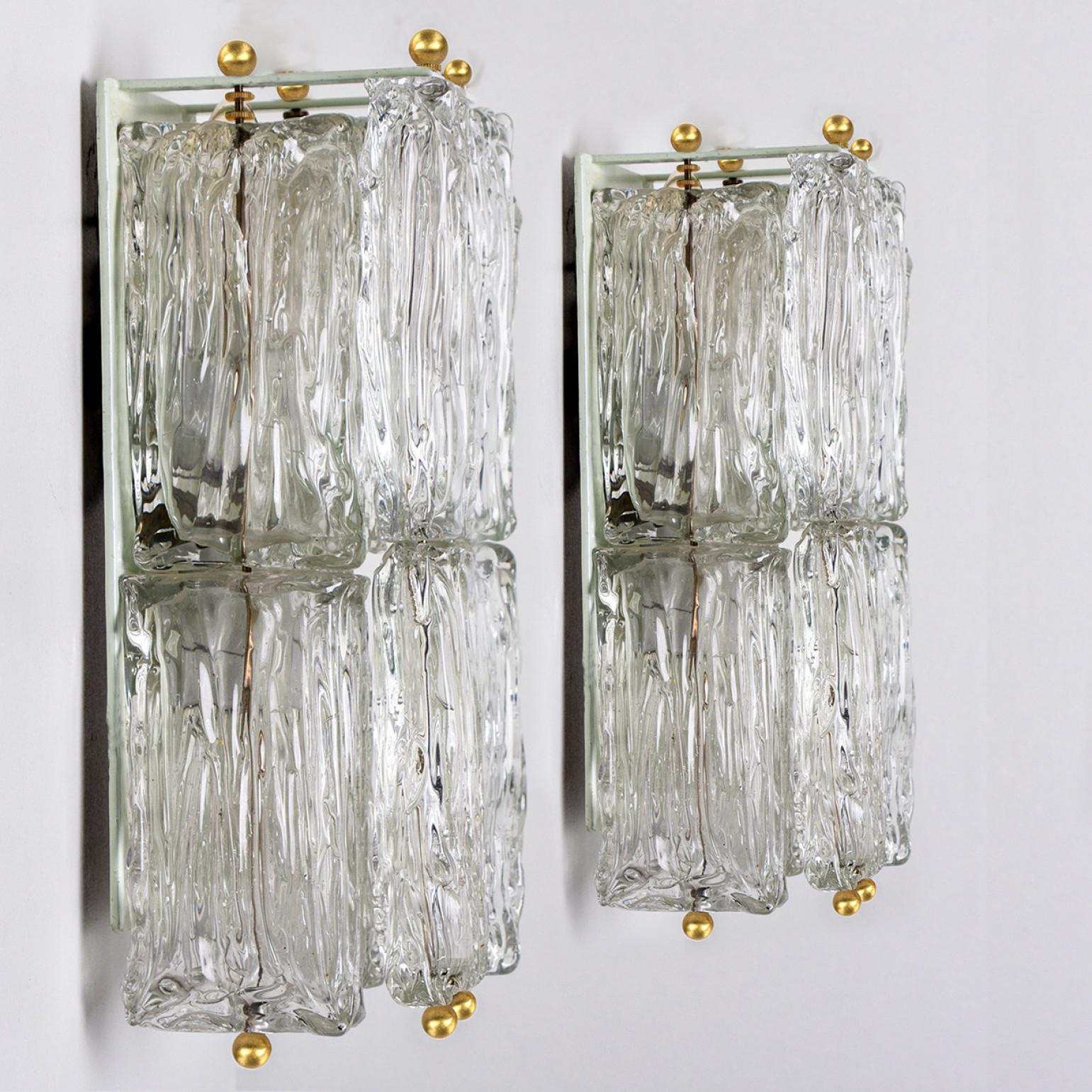 Austrian Pair of Thick Textured Glass and Brass Wall Lights by J.T. Kalmar, Austria, 1960 For Sale
