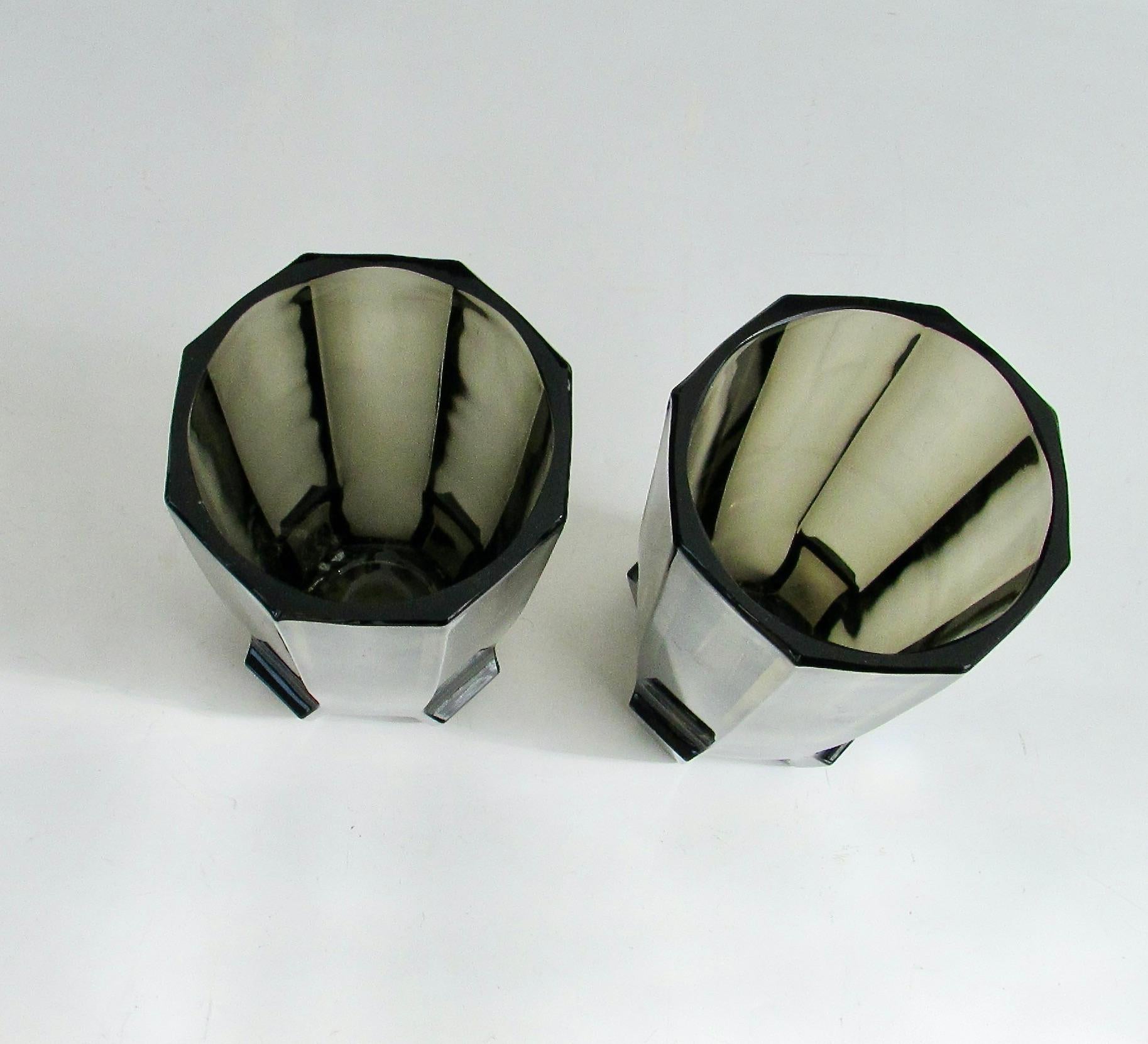 Coppia di vasi in vetro Art&Deco dalle pareti spesse in stile Koloman Moser in vendita 4