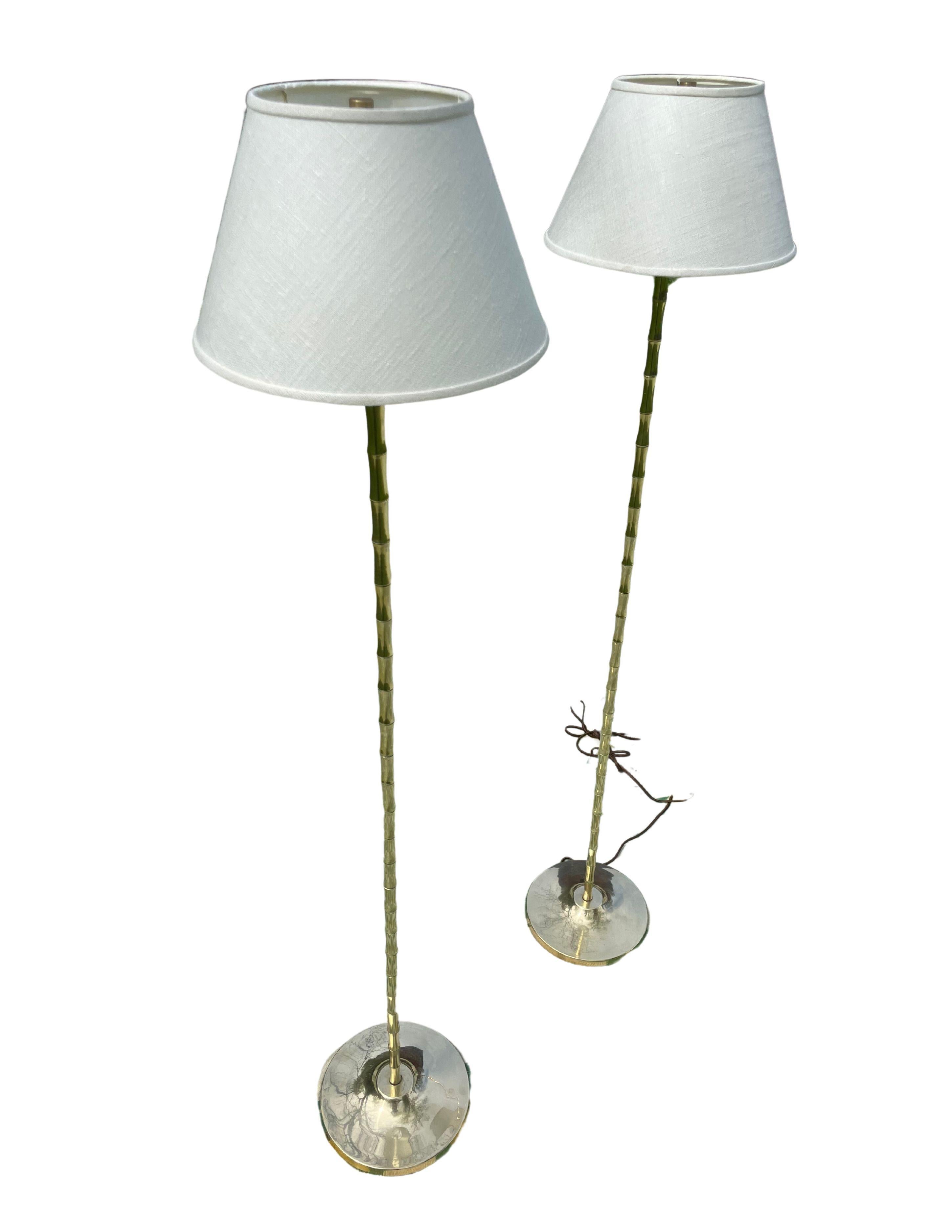 Les lampes ont été conçues au début par Thomas Britt. Fabriqué pour lui en Inde au début des années 70. Forme de bambou de la verticale, 1 