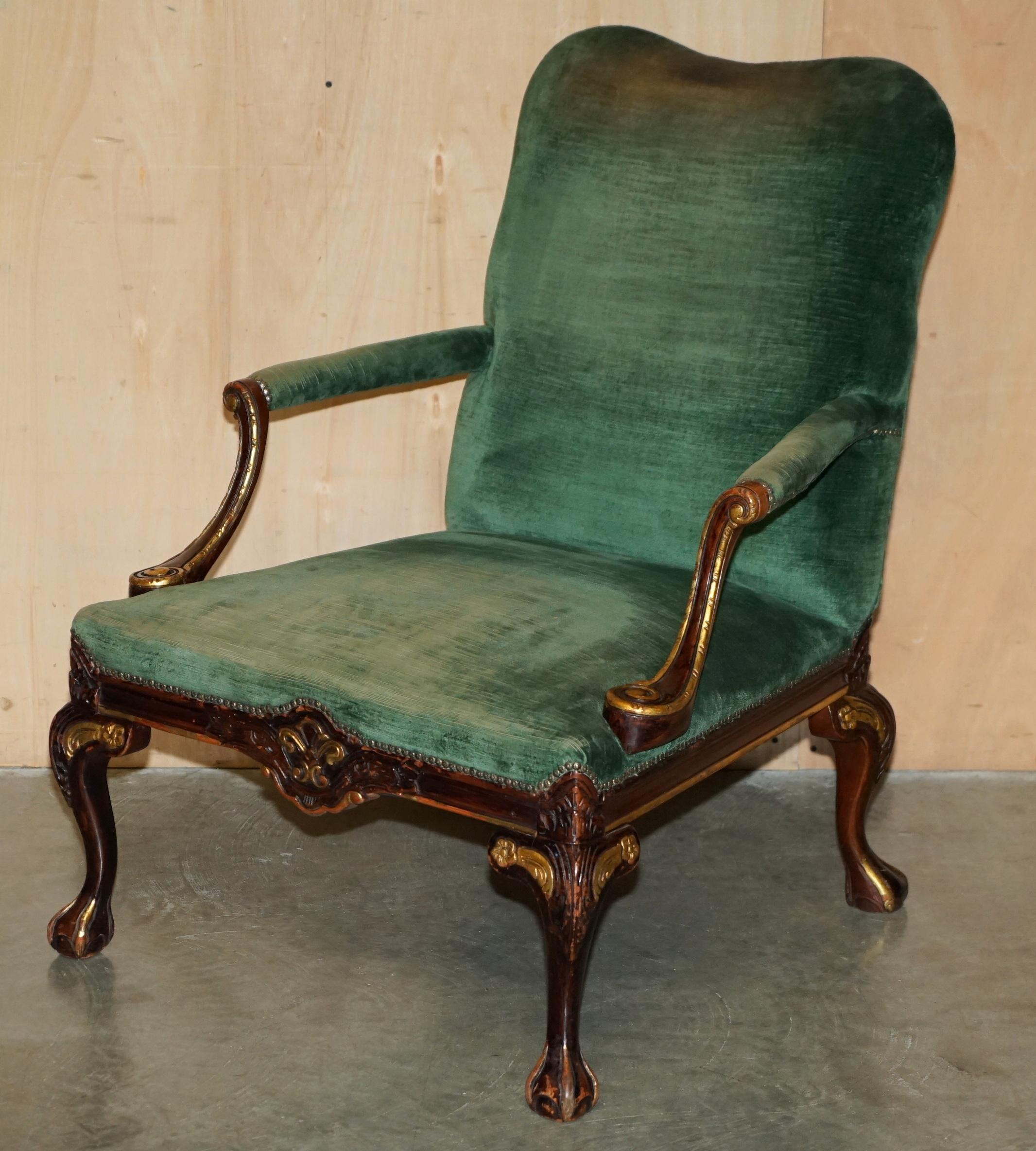 PAR DE SILLONES THOMAS CHIPPENDALE GAINSBOROUGH DE ESTILO GEORGE II DE BISAGRA Y BOLA en venta 8