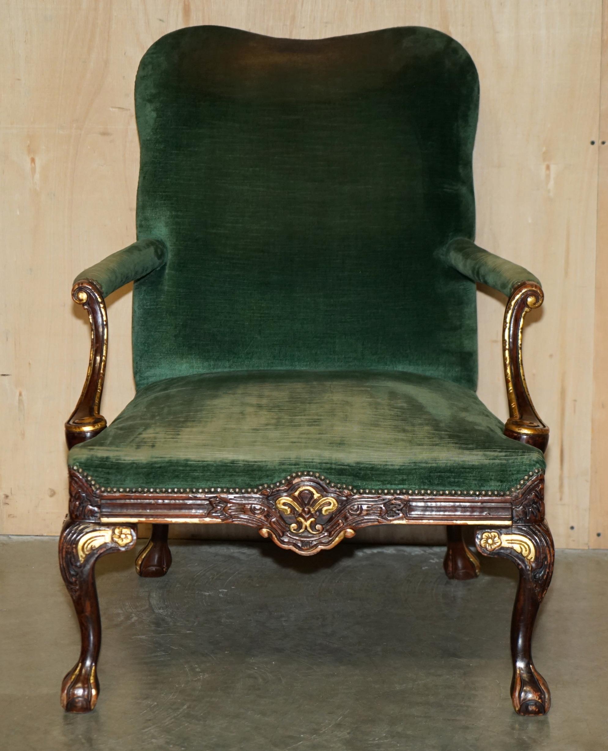 PAR DE SILLONES THOMAS CHIPPENDALE GAINSBOROUGH DE ESTILO GEORGE II DE BISAGRA Y BOLA en venta 9