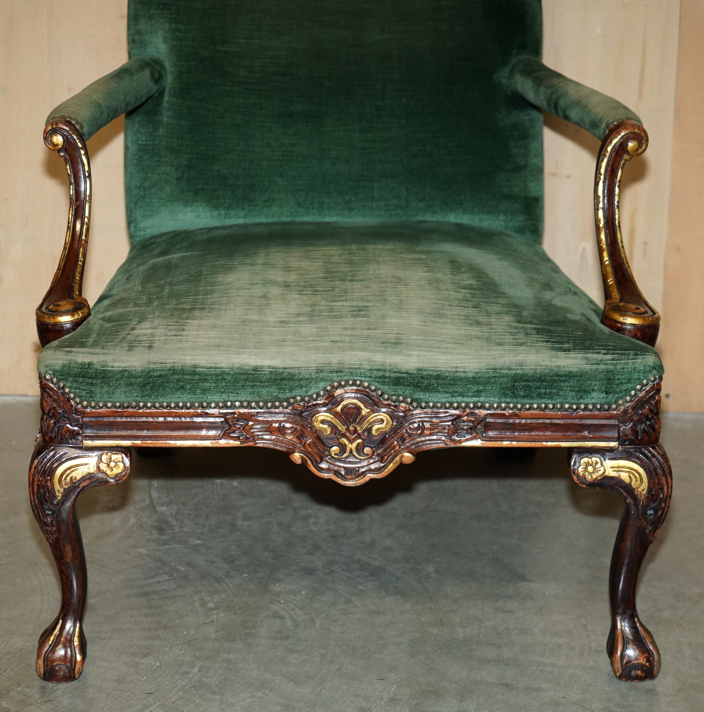 PAR DE SILLONES THOMAS CHIPPENDALE GAINSBOROUGH DE ESTILO GEORGE II DE BISAGRA Y BOLA en venta 12