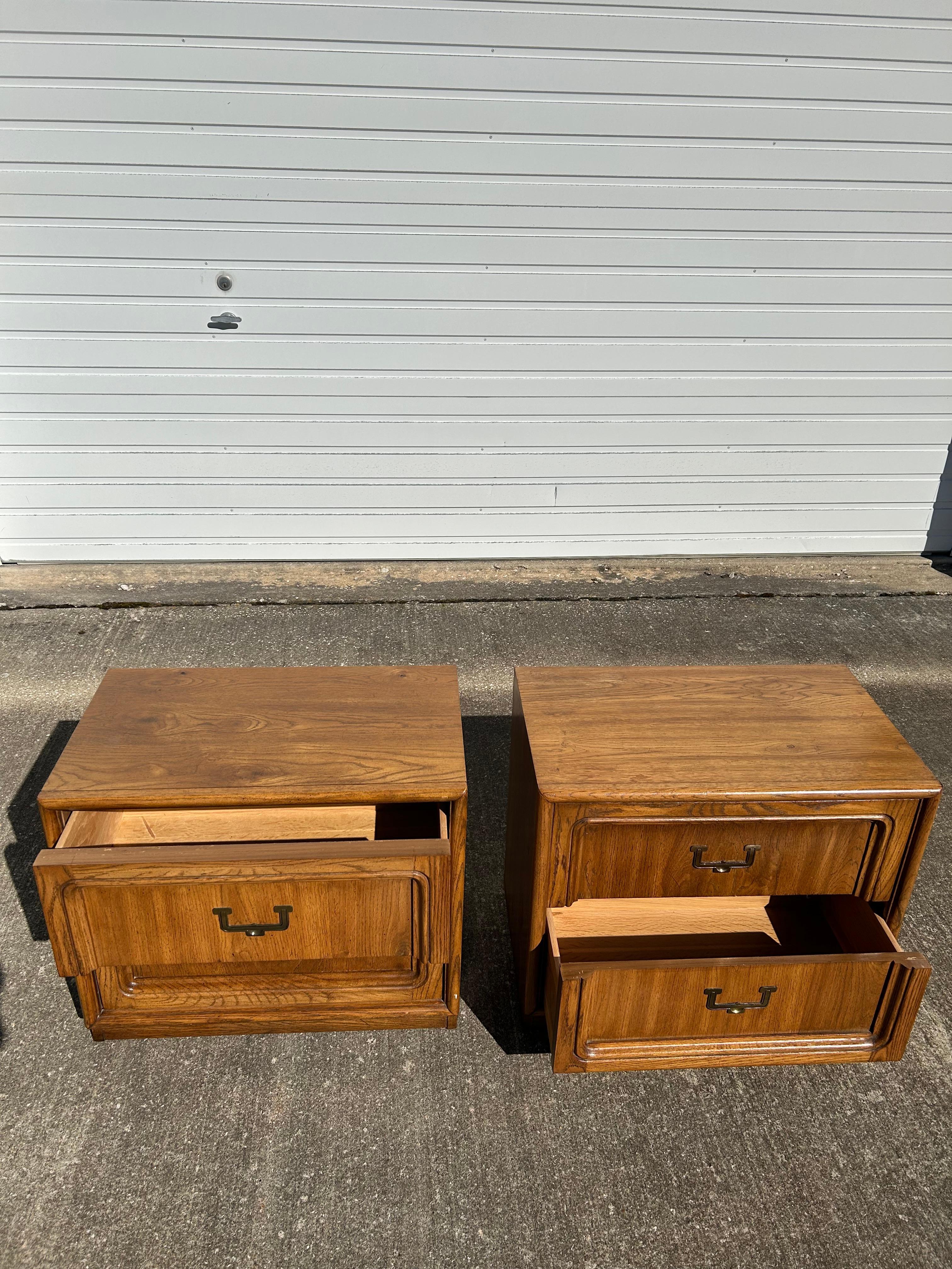 Pair of Thomasville Campaign Oak Nightstands  For Sale 3