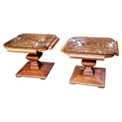 Pareja de mesas auxiliares Thomasville de madera tallada de estilo provincial francés con cristal personalizado